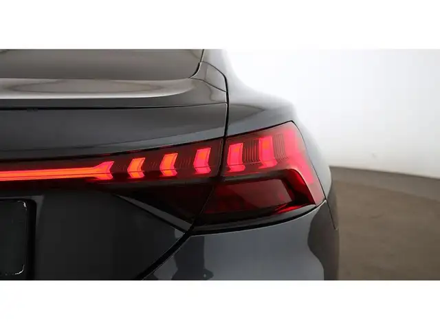 Audi e-tron GT quattro 93kWh Aut LED SKY RADAR B&O NAV Ansicht 10