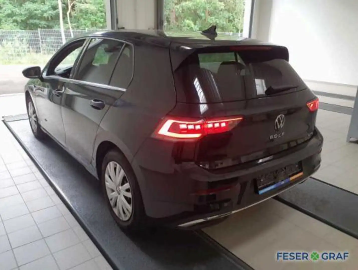 Volkswagen Golf VIII 1.5 eTSI DSG 50 EDITION PANO HUD NAVI Schwarz - 2
