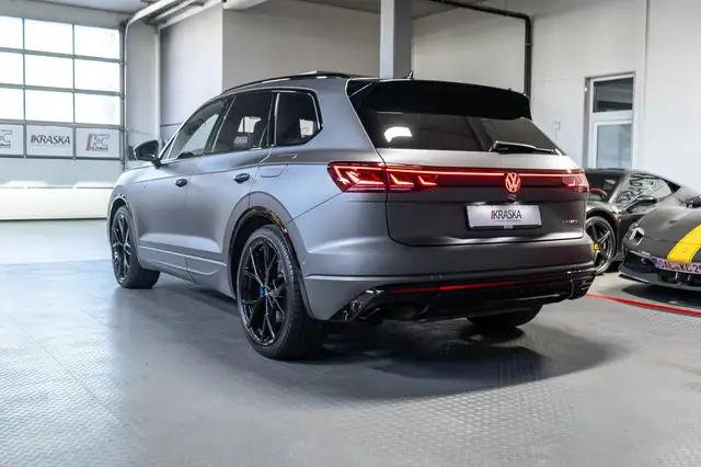 Volkswagen Touareg view 10