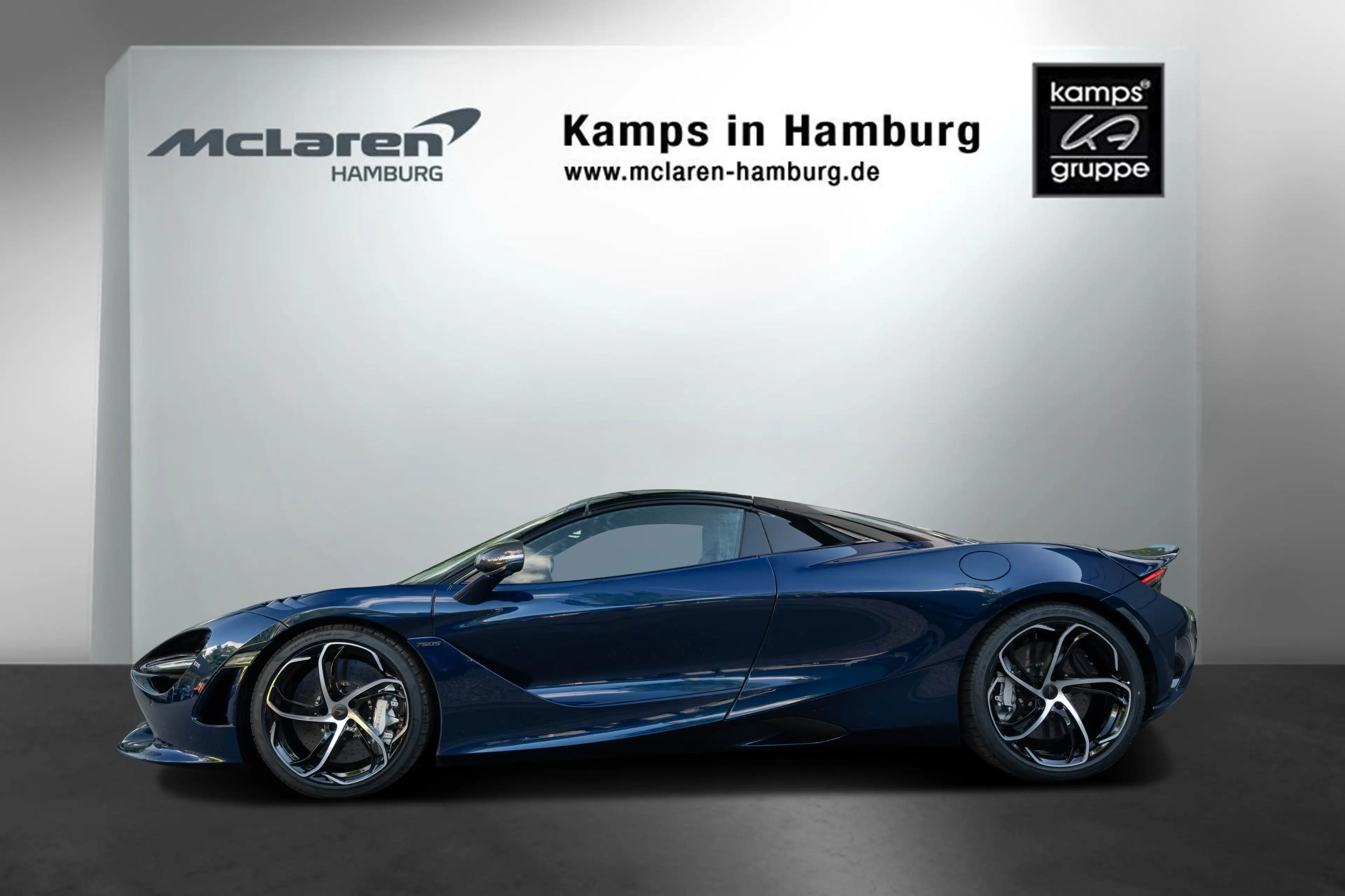 McLaren 750S Spider CF Exterior I Namaka Blue I B&W — photo 2