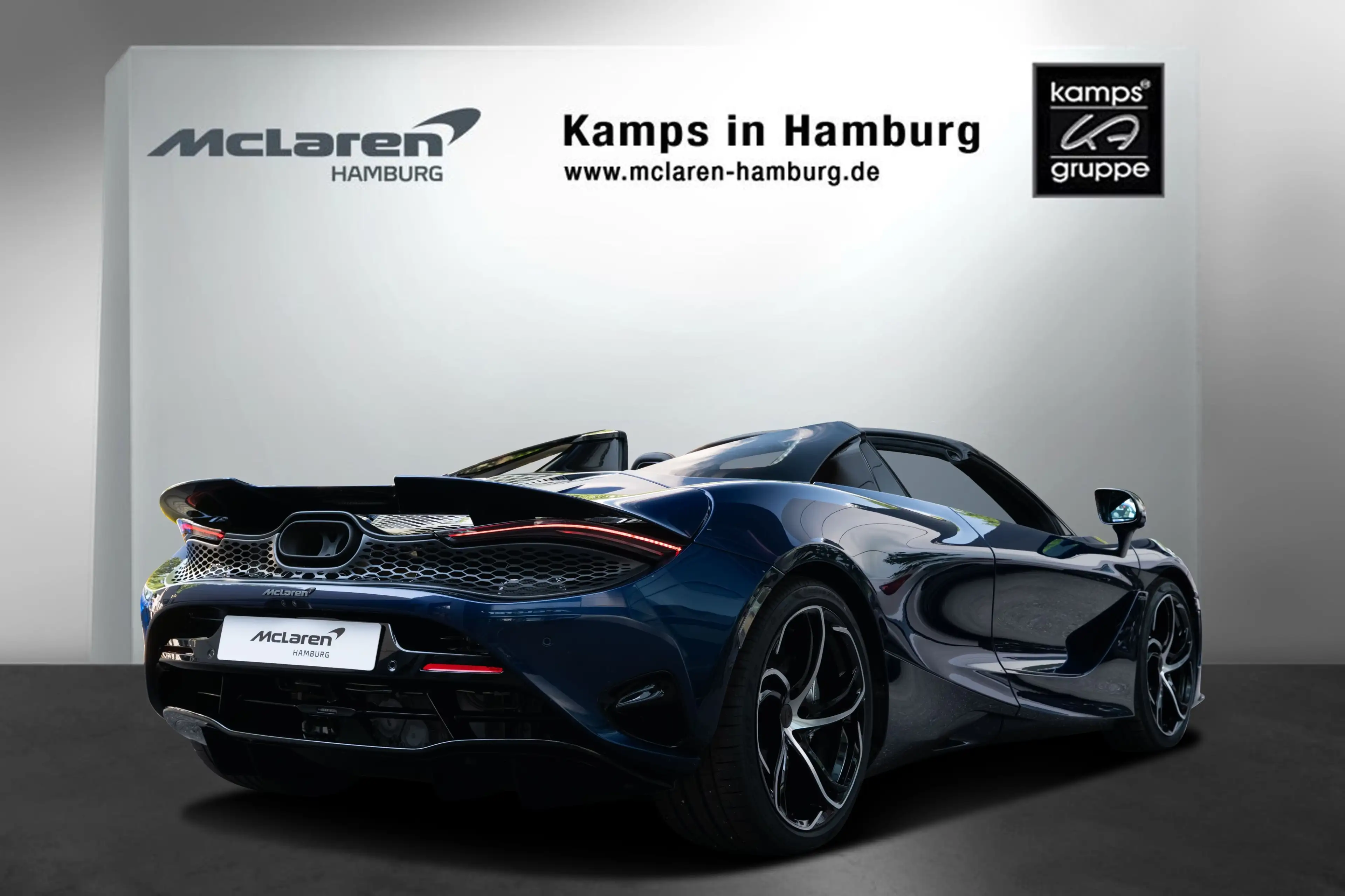 McLaren 750S Spider CF Exterior I Namaka Blue I B&W — photo 5