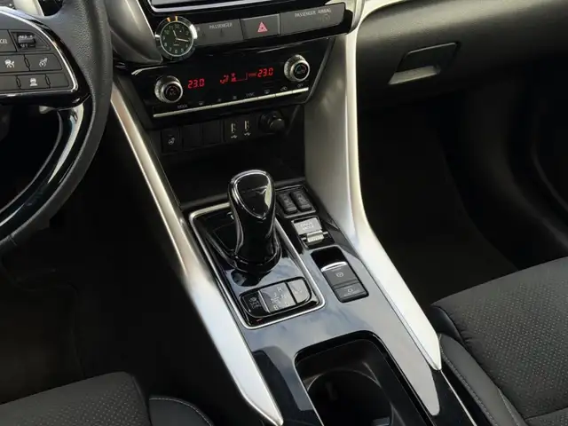 Mitsubishi Eclipse Cross view 14