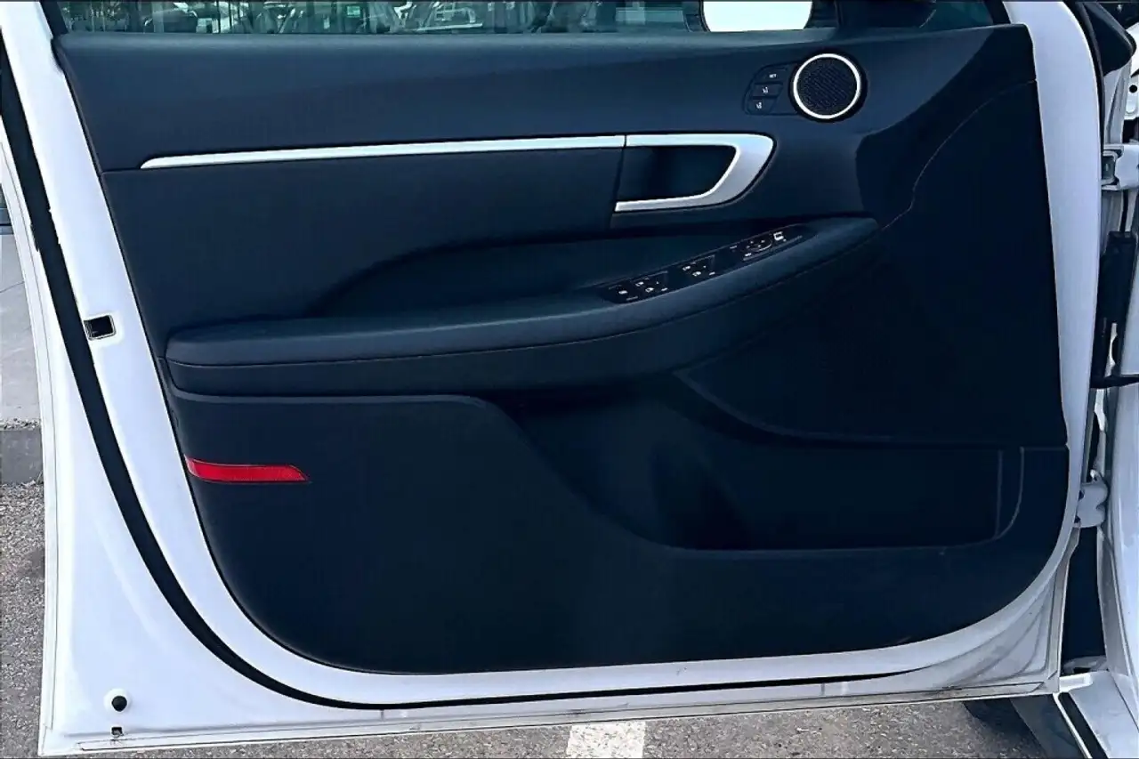 Hyundai SONATA снимка Hyundai SONATA