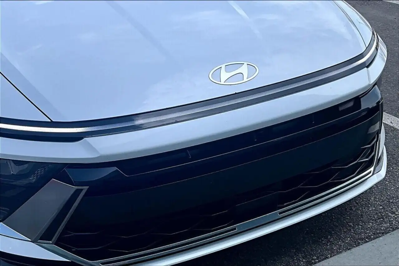 Hyundai SONATA снимка Hyundai SONATA