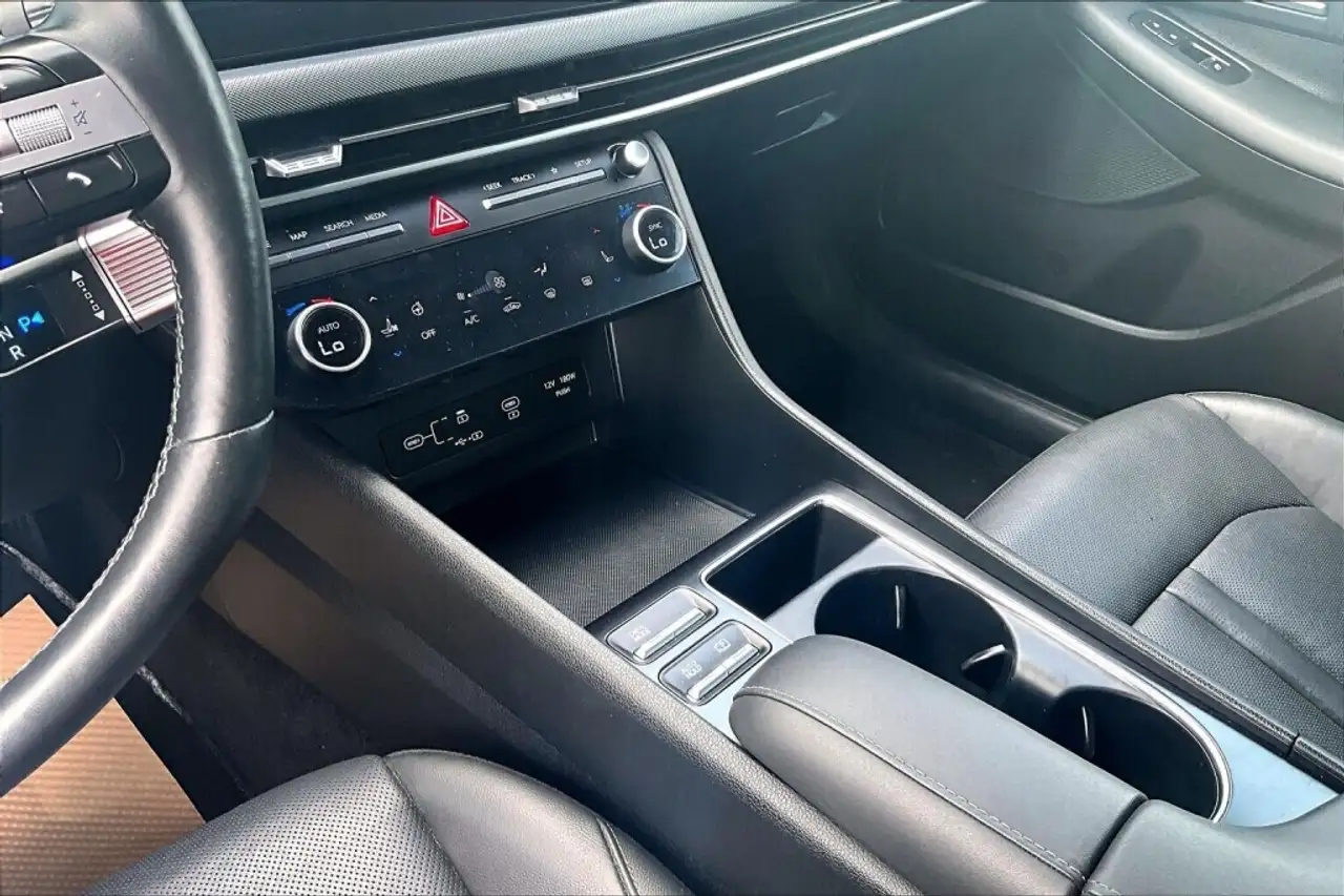 Hyundai SONATA снимка Hyundai SONATA