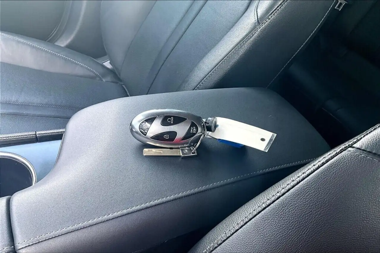 Hyundai SONATA снимка Hyundai SONATA