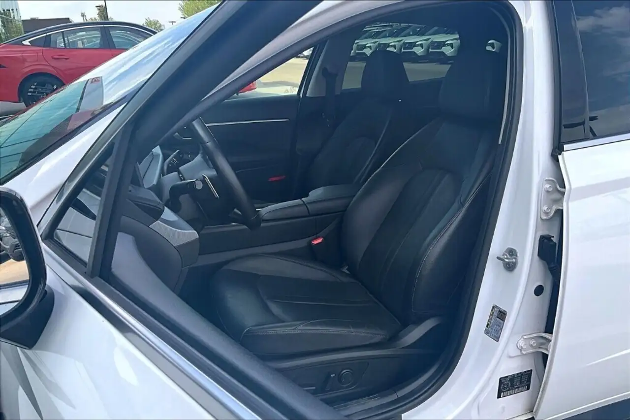 Hyundai SONATA снимка Hyundai SONATA