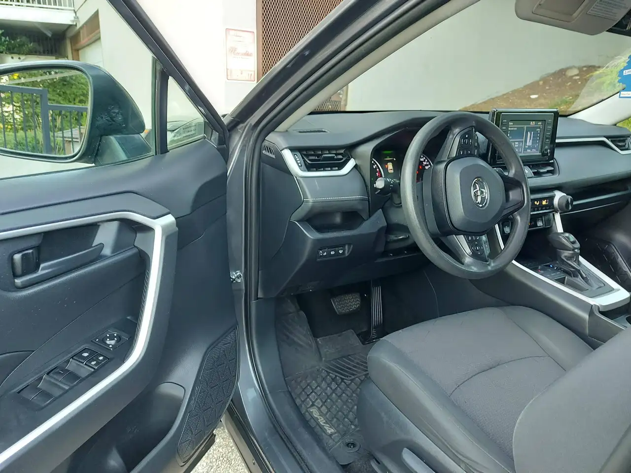 Toyota RAV 4 photo Toyota RAV 4