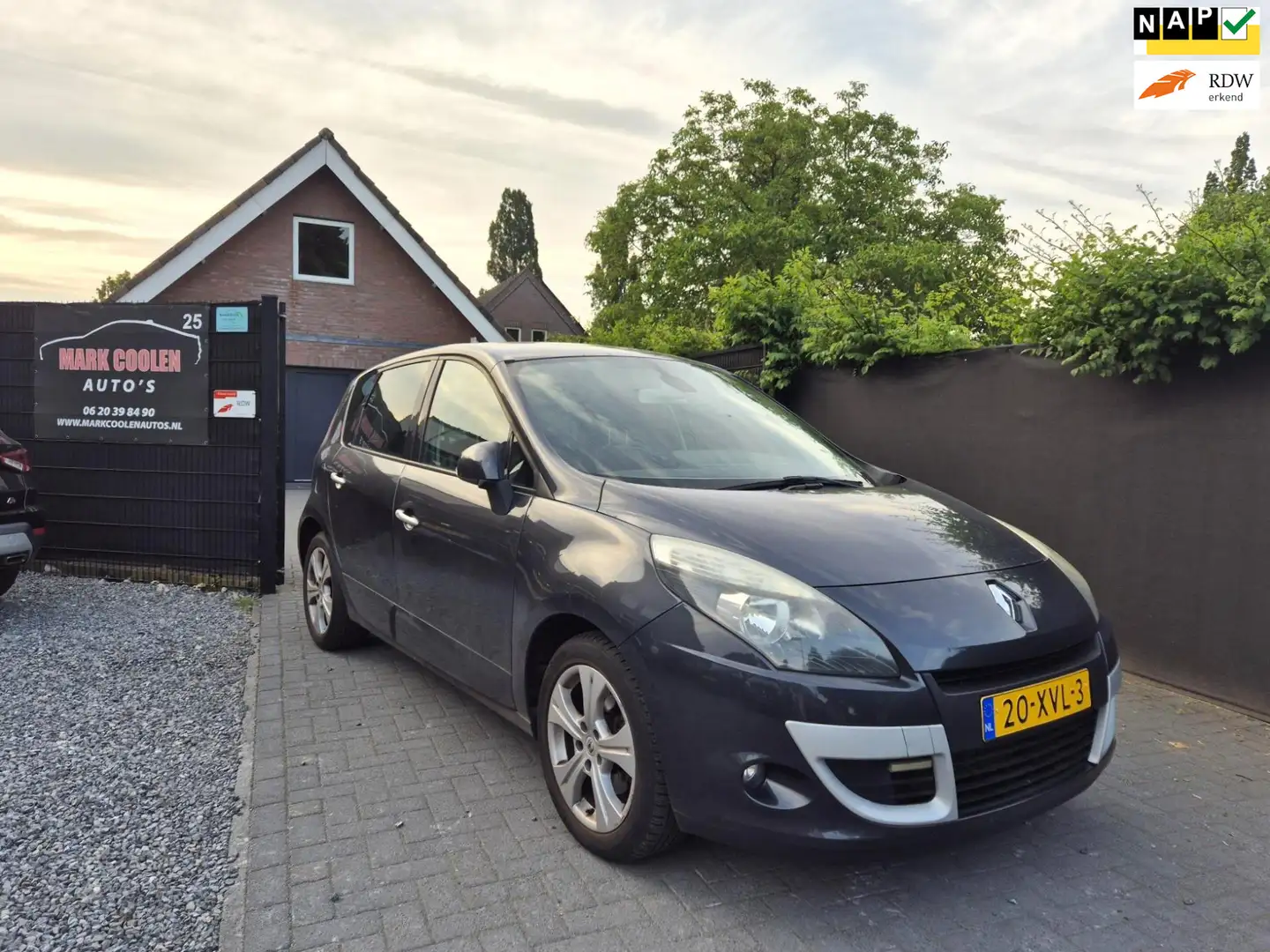 Renault Scenic 1.4 TCe Bose Navi Clima Cruise Zwart - 1