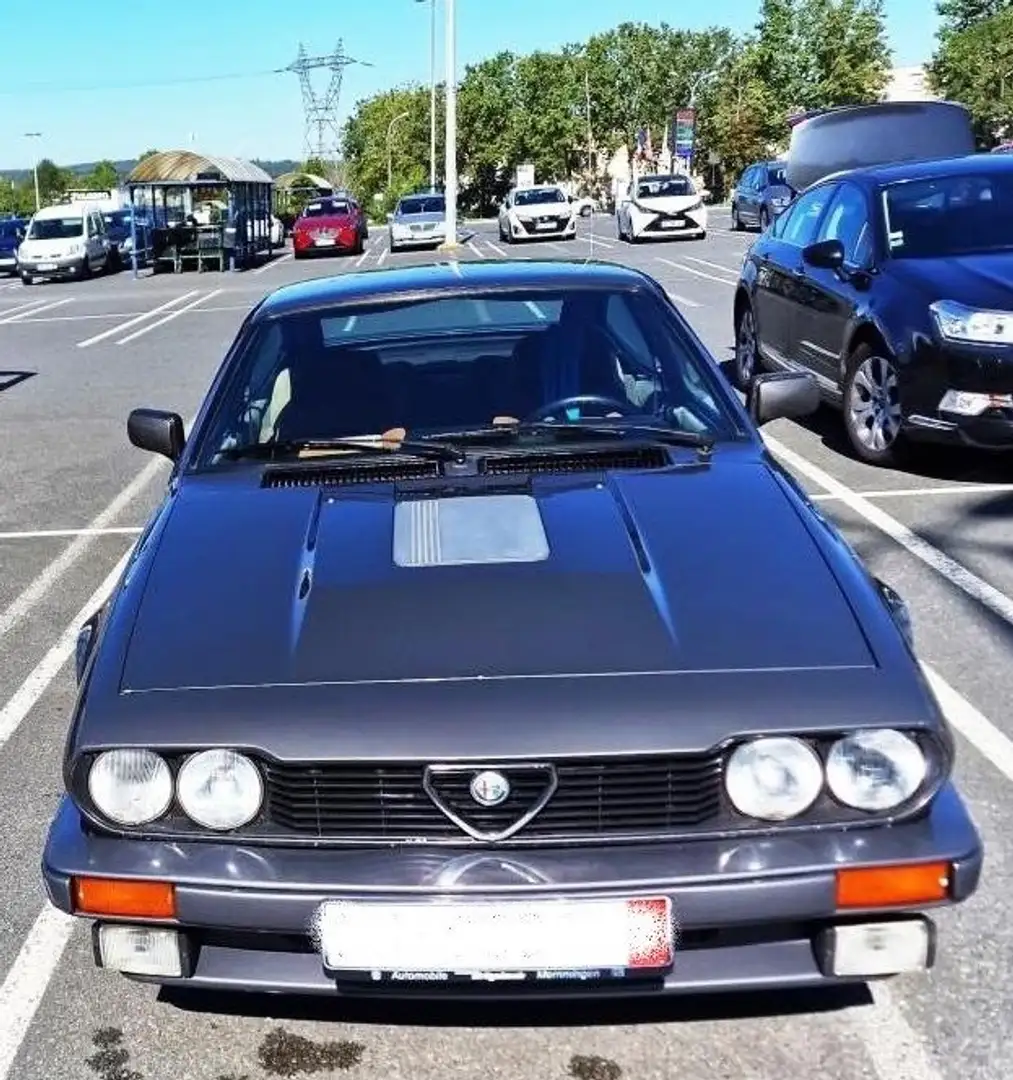 Alfa Romeo GTV Grey - 1