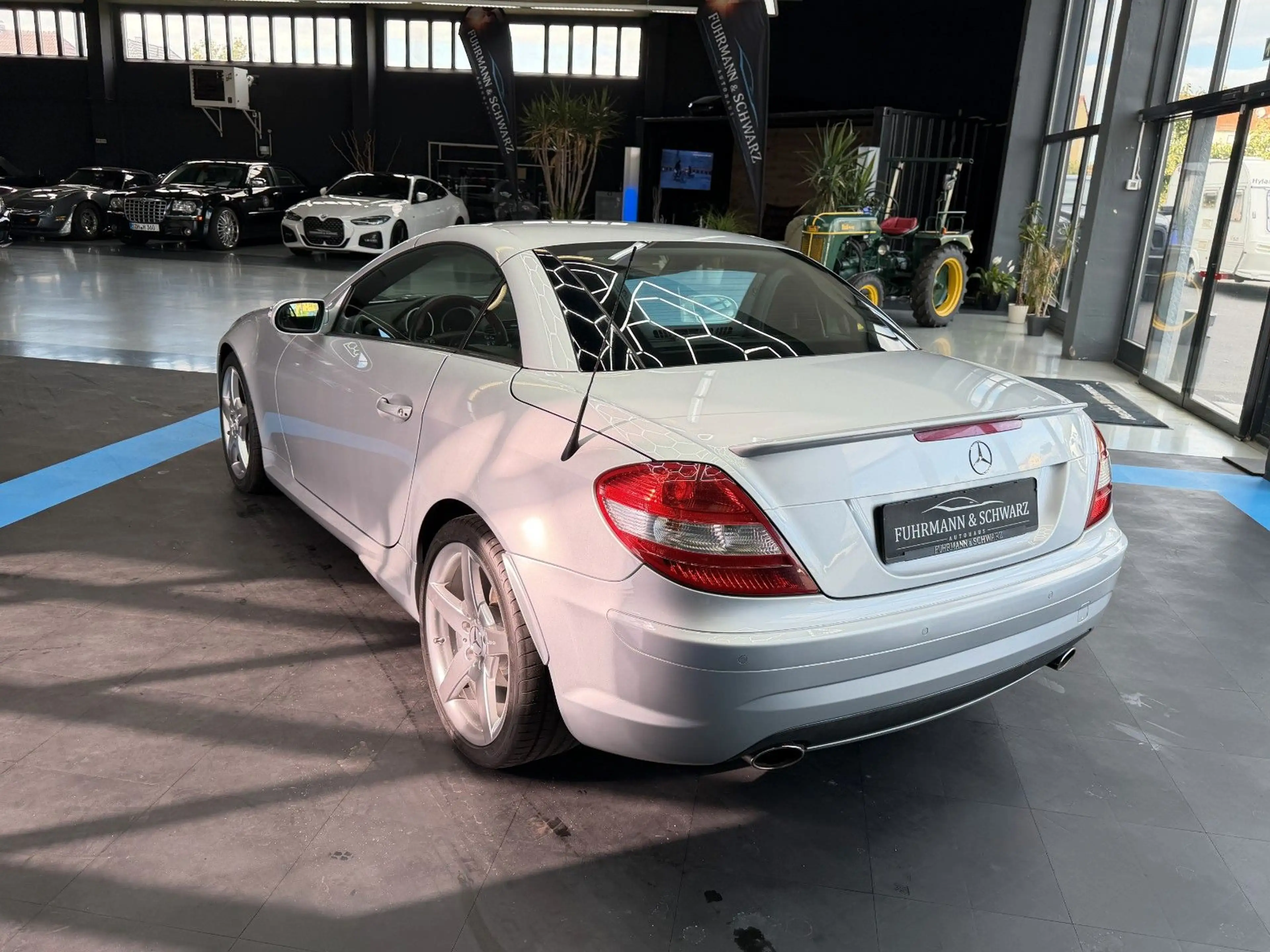 Mercedes-Benz SLK 350 SLK350Roadster+Navi+H&K+AMG Styl.+Leder+Xenon — photo 6