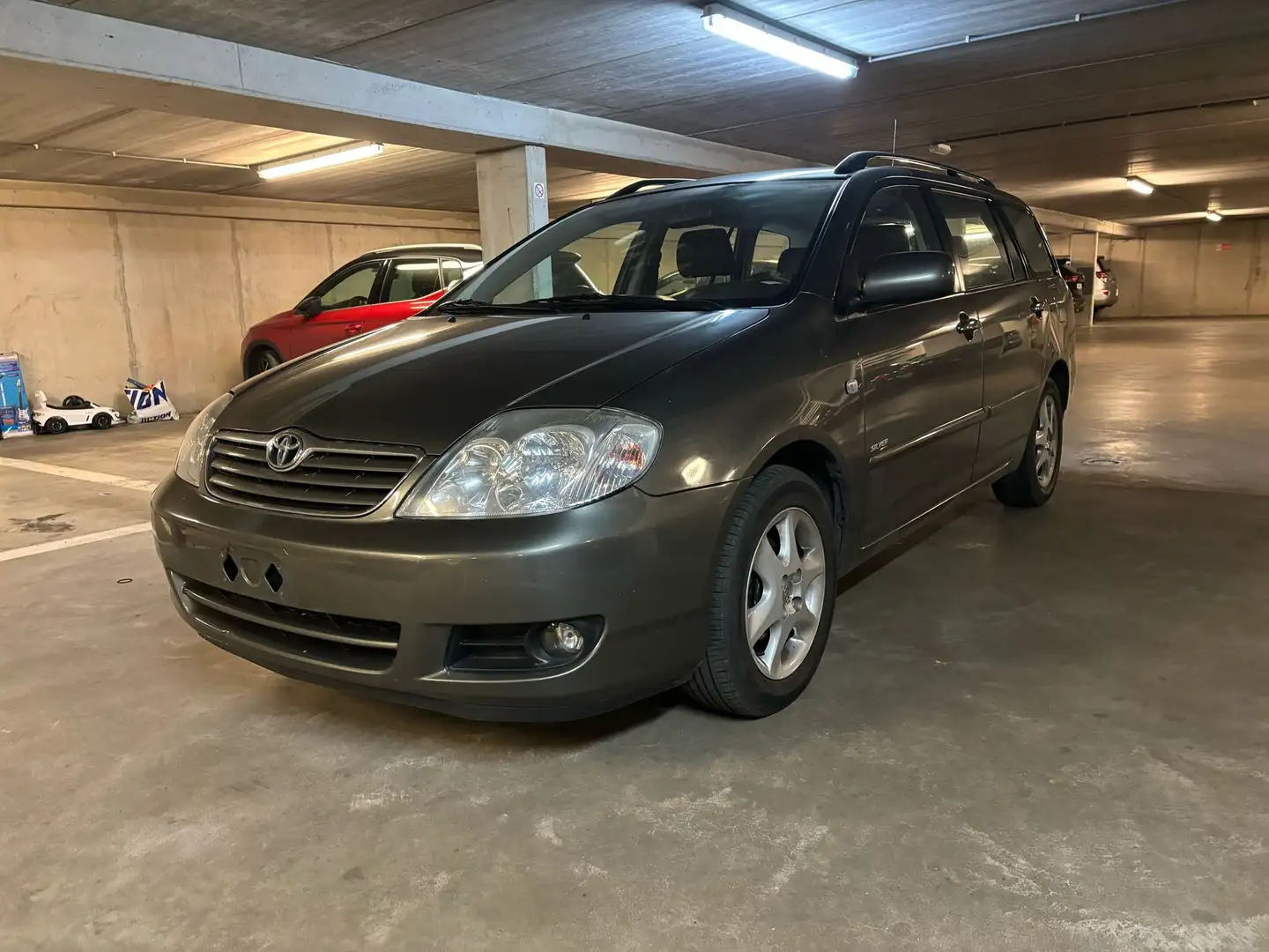 Toyota Corolla 1.6i VVT-i 16v Linea Sol Gris - 2