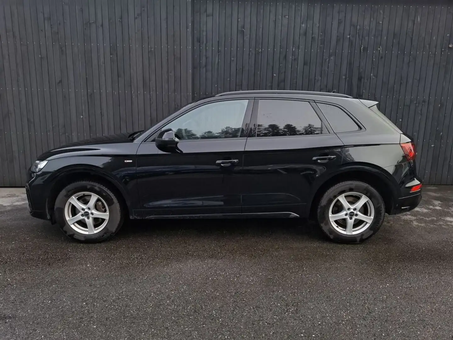 Audi Q5 40 TDI quattro S line Schwarz - 2