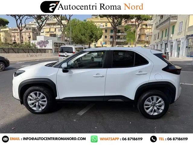 Toyota Yaris Cross view 3