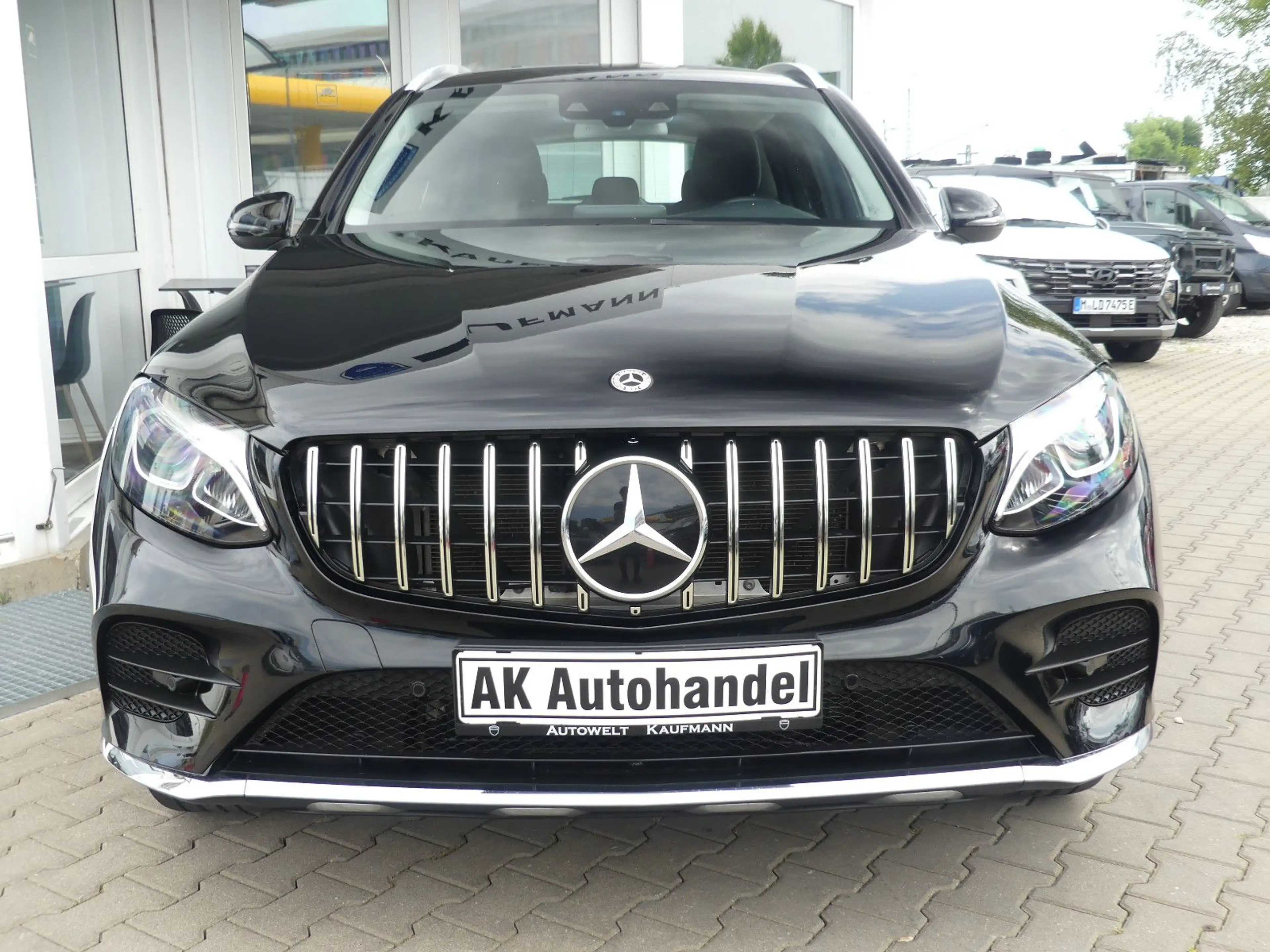 Mercedes-Benz GLC 350 e 4Matic AMG LED ACC PDC AHK Volleder — photo 2