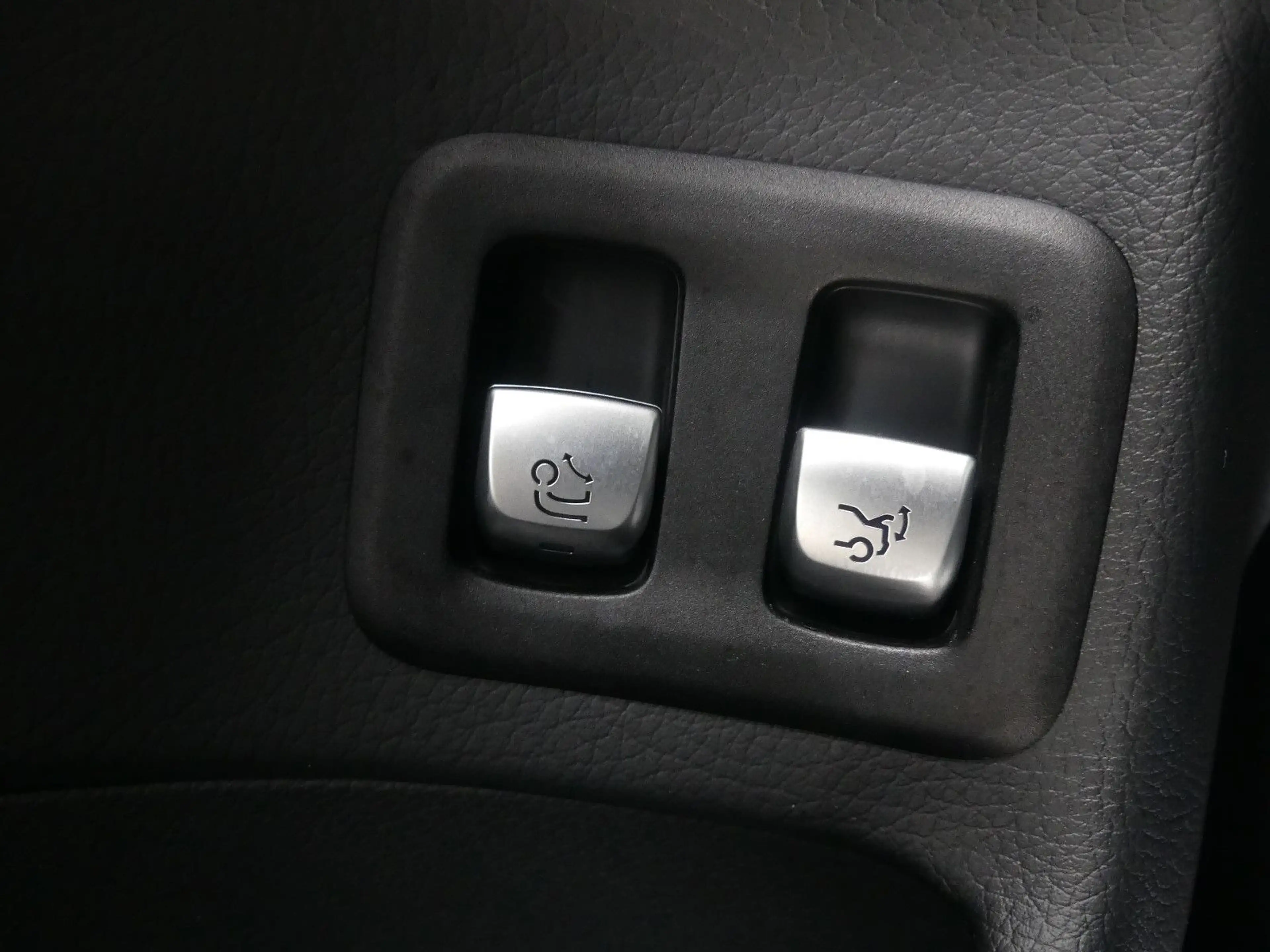 Mercedes-Benz GLC 350 e 4Matic AMG LED ACC PDC AHK Volleder — photo 8