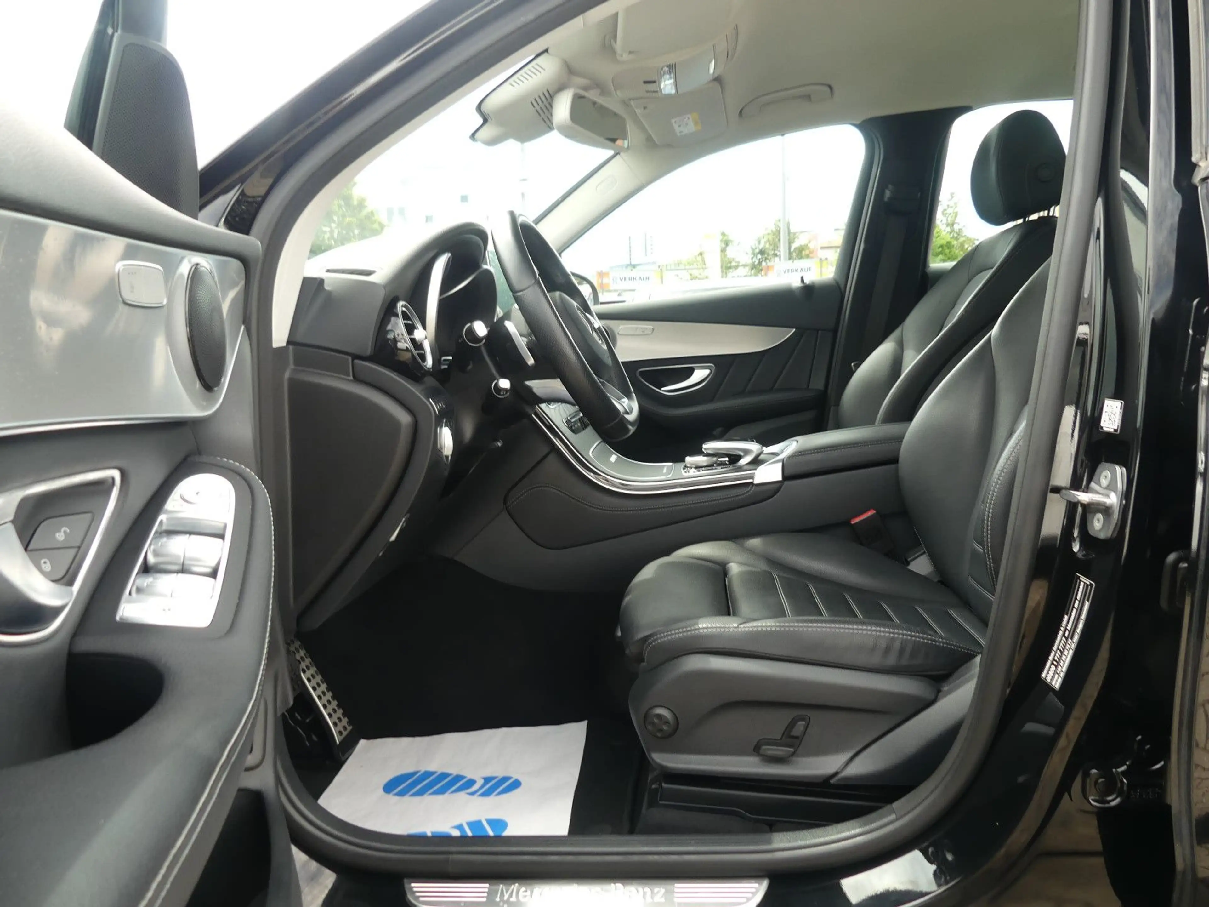 Mercedes-Benz GLC 350 e 4Matic AMG LED ACC PDC AHK Volleder — photo 12