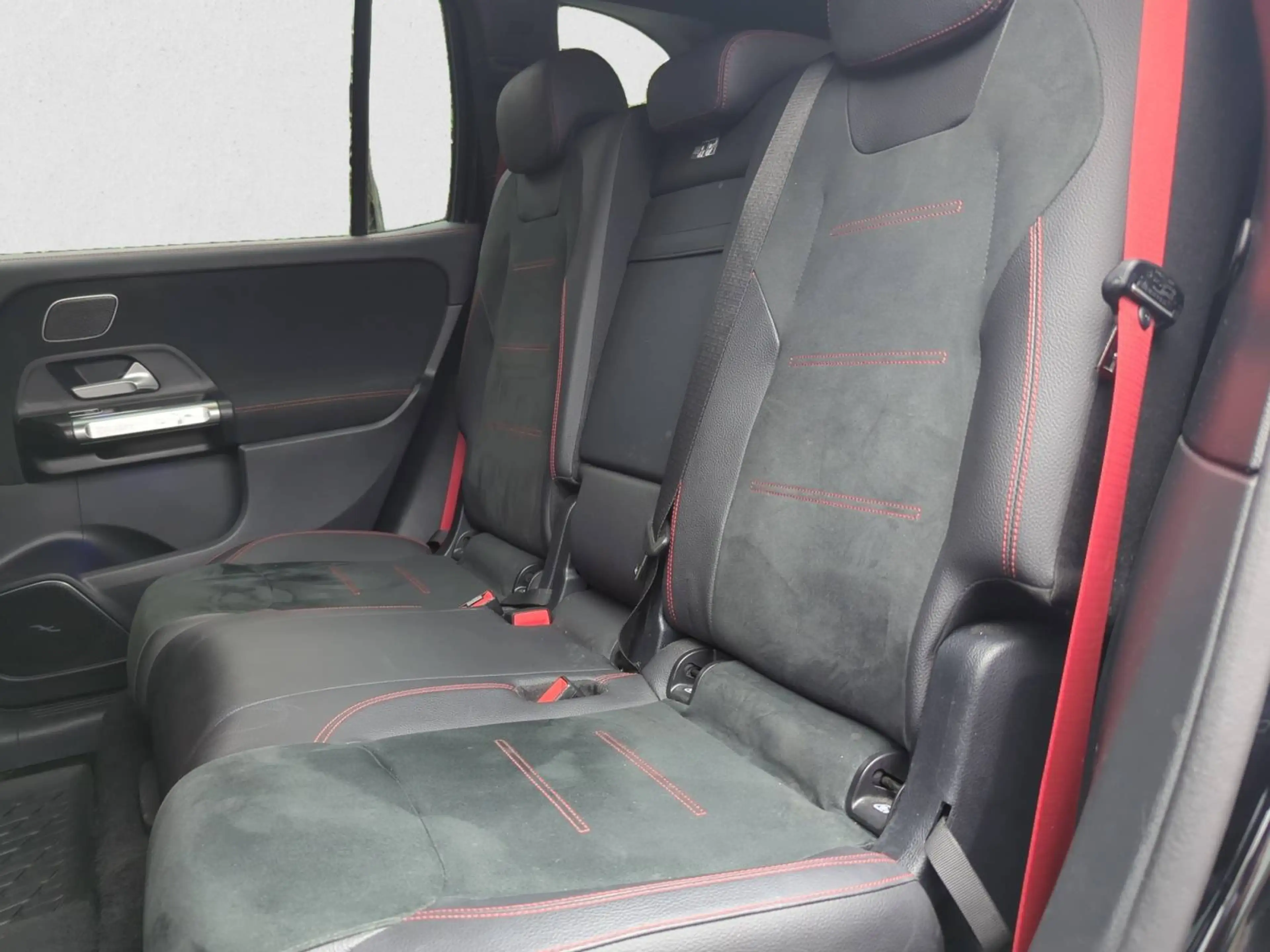 Mercedes-Benz GLB 35 AMG 4-Matic | Pano | 360° | Memory Seats — photo 12