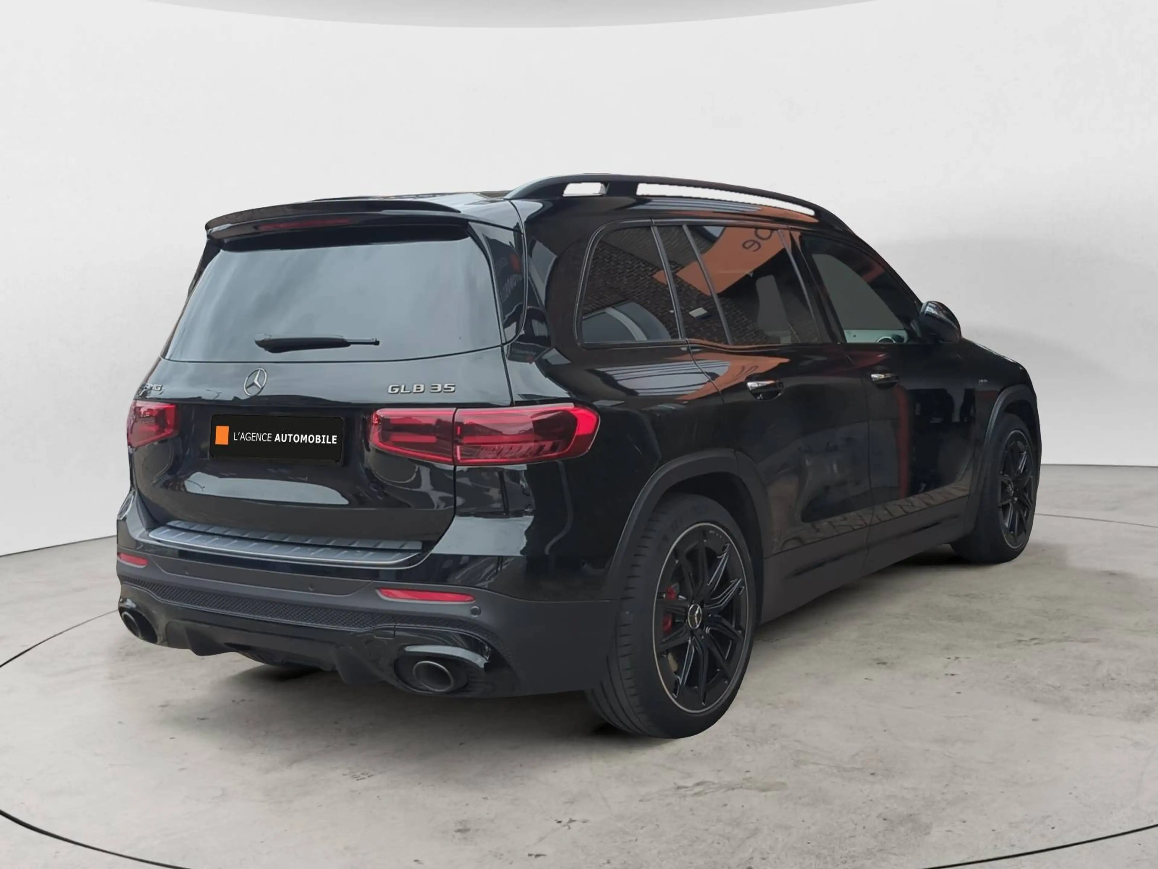 Mercedes-Benz GLB 35 AMG 4-Matic | Pano | 360° | Memory Seats — photo 6