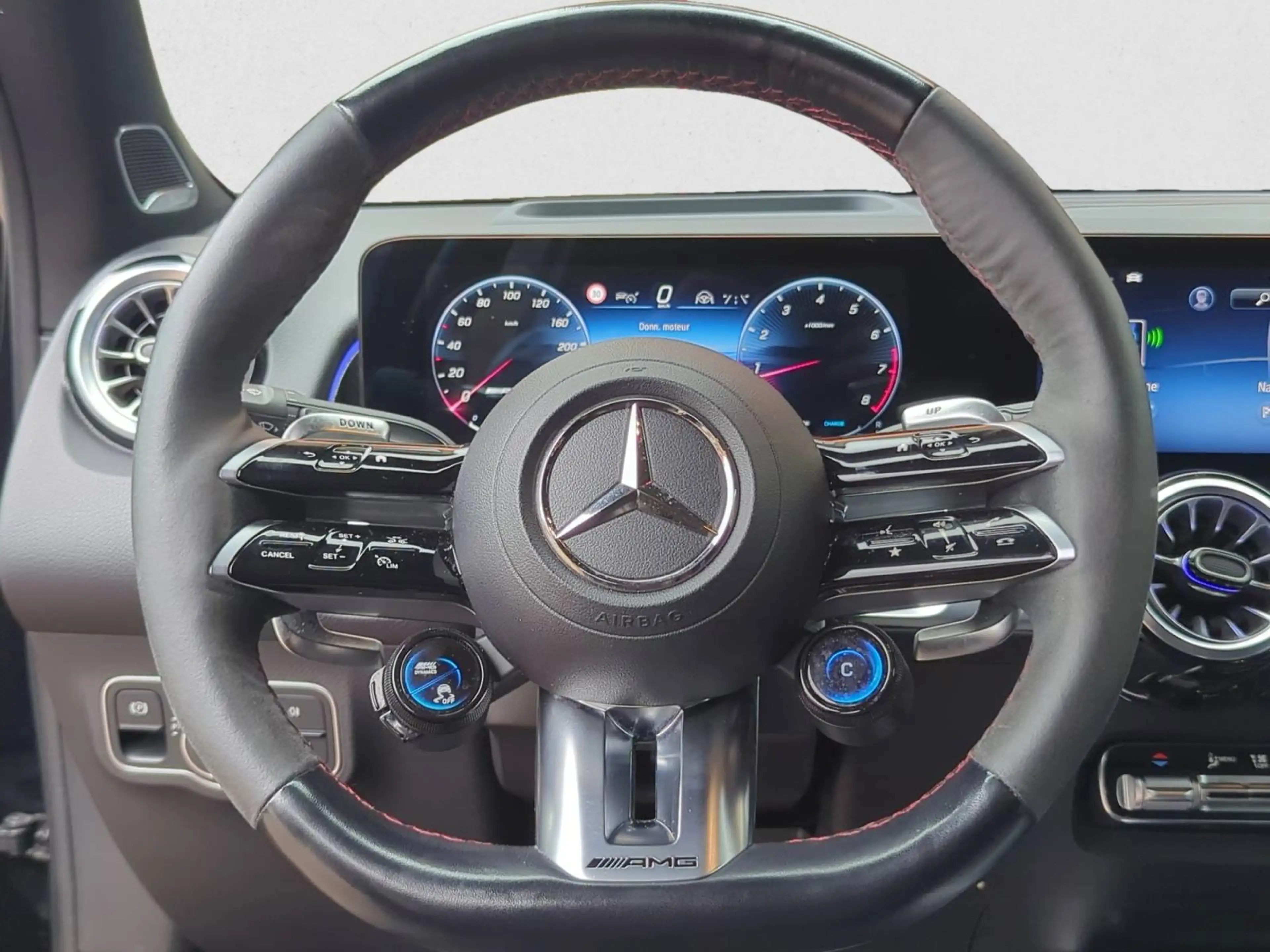 Mercedes-Benz GLB 35 AMG 4-Matic | Pano | 360° | Memory Seats — photo 15