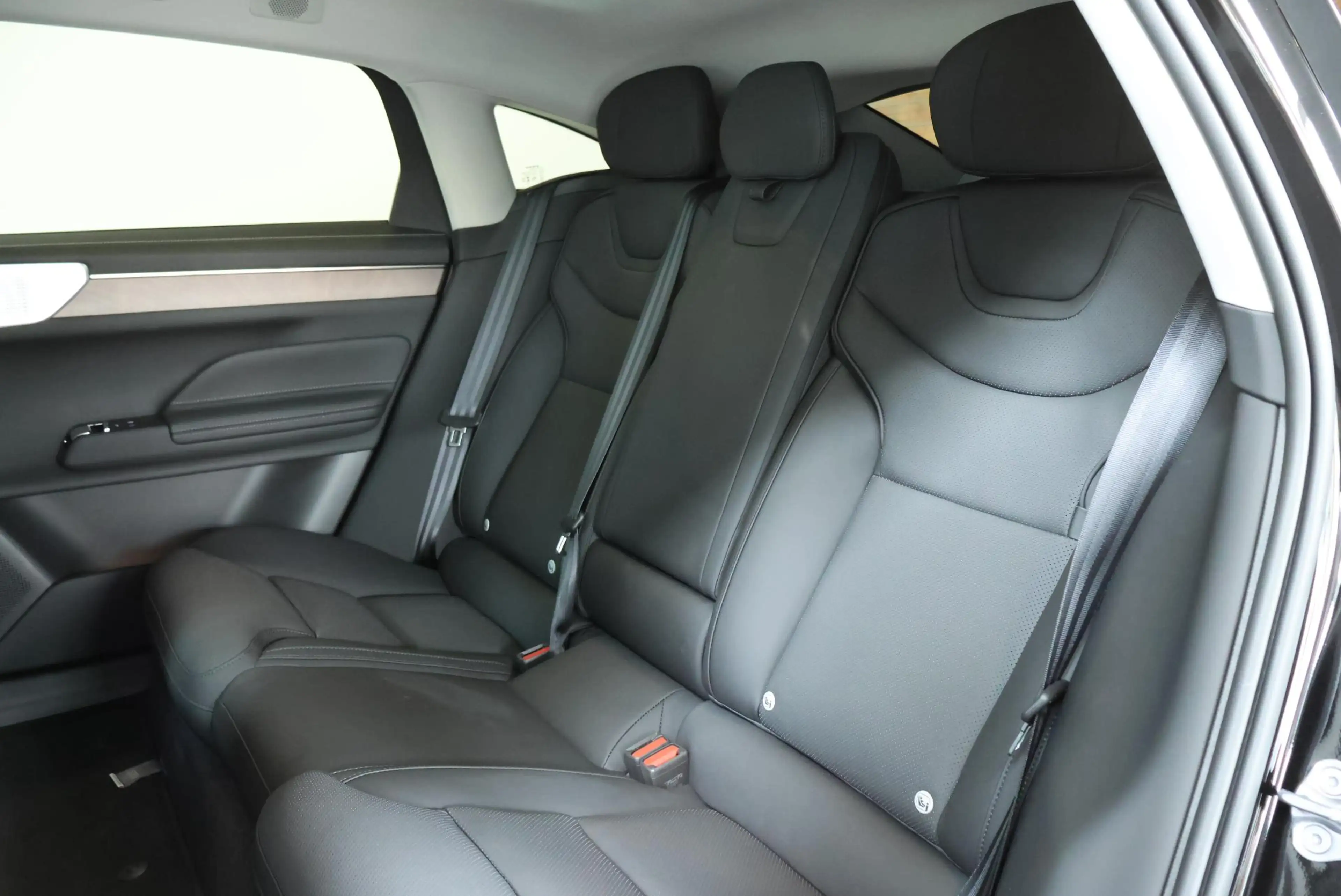 Volvo ES90 Single Motor Extended Range Ultra 92 kWh | Bowers — photo 14