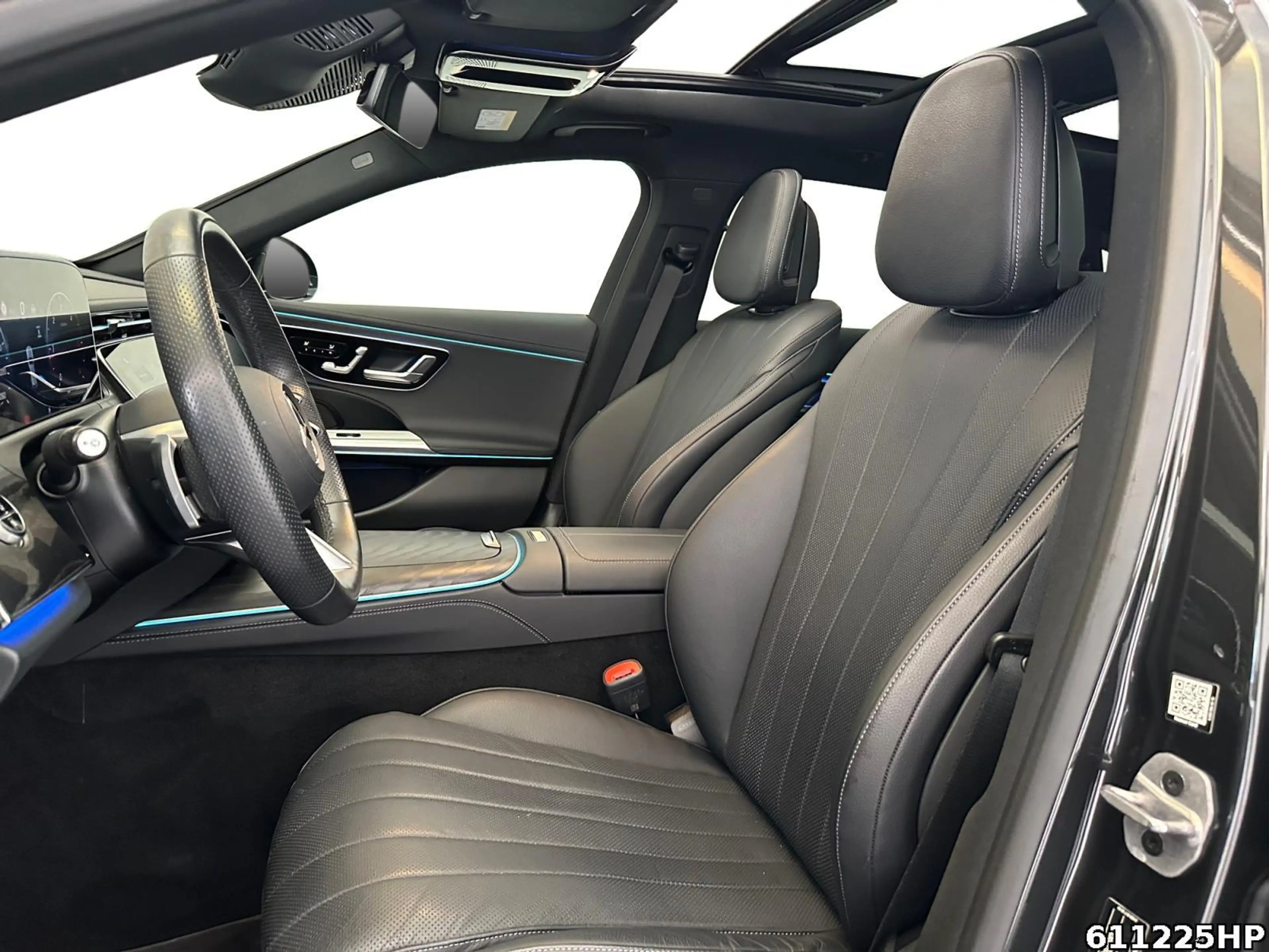 Mercedes-Benz E 450 d T 4M AMG  PanoAHKDistronic Digital Light — photo 11