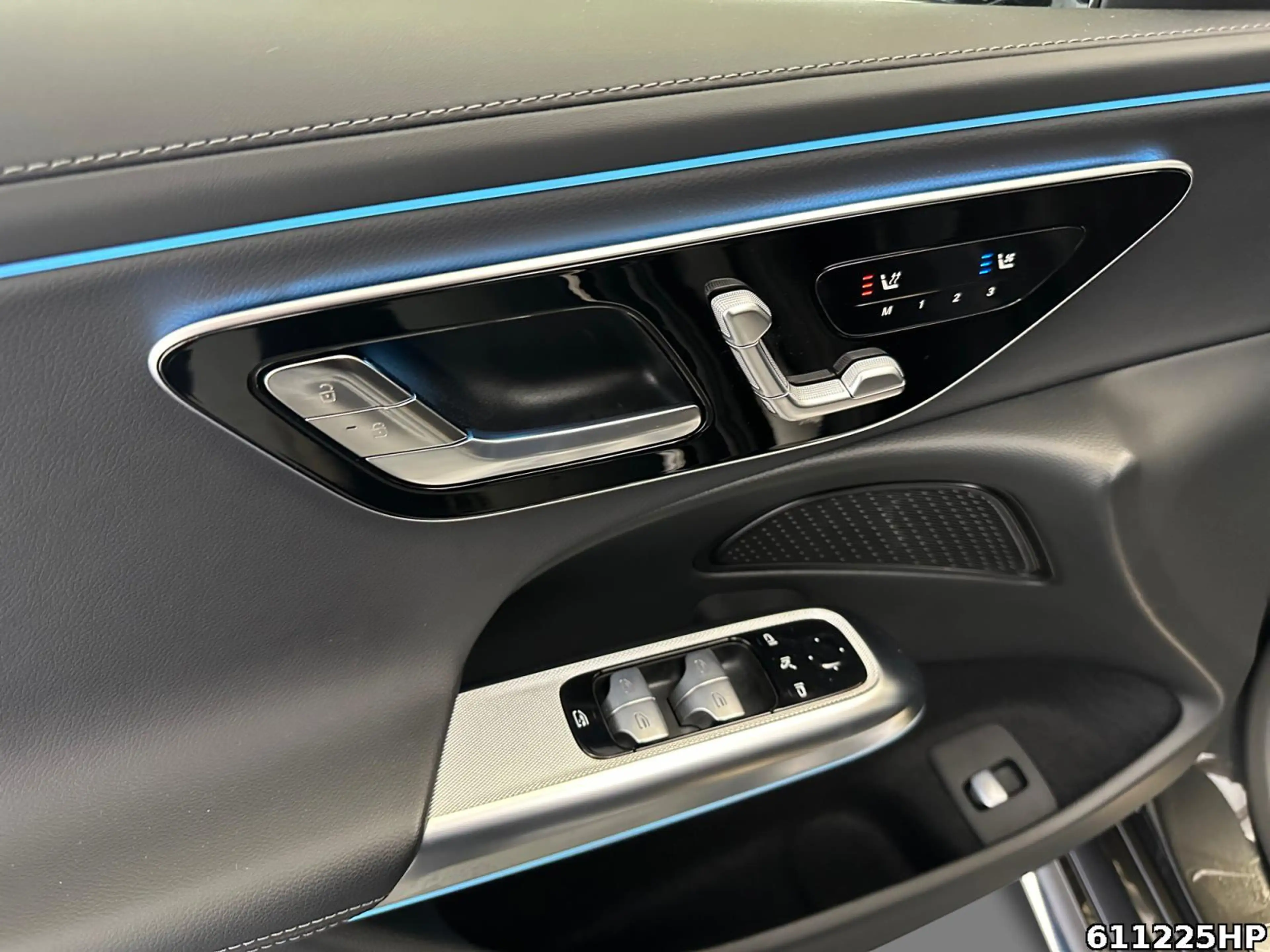 Mercedes-Benz E 450 d T 4M AMG  PanoAHKDistronic Digital Light — photo 14