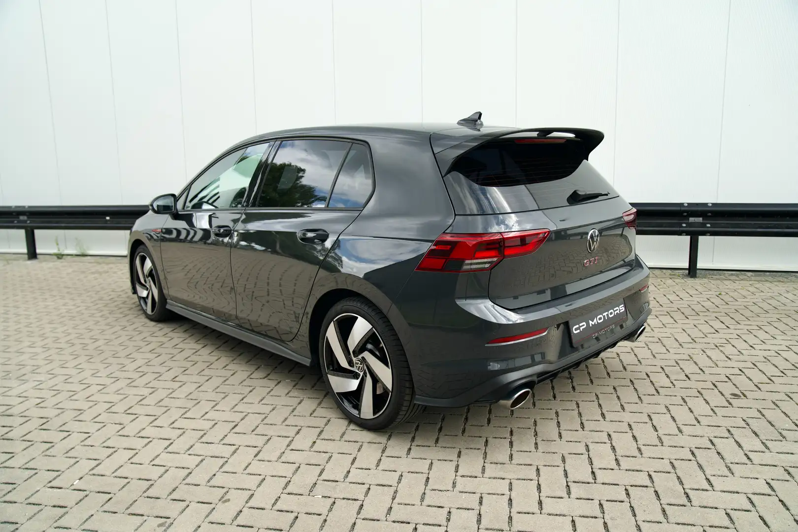 Volkswagen Golf GTI 8 CLUBSPORT | 300 PK | SPORTUITLAAT | CARPLAY Grijs - 2
