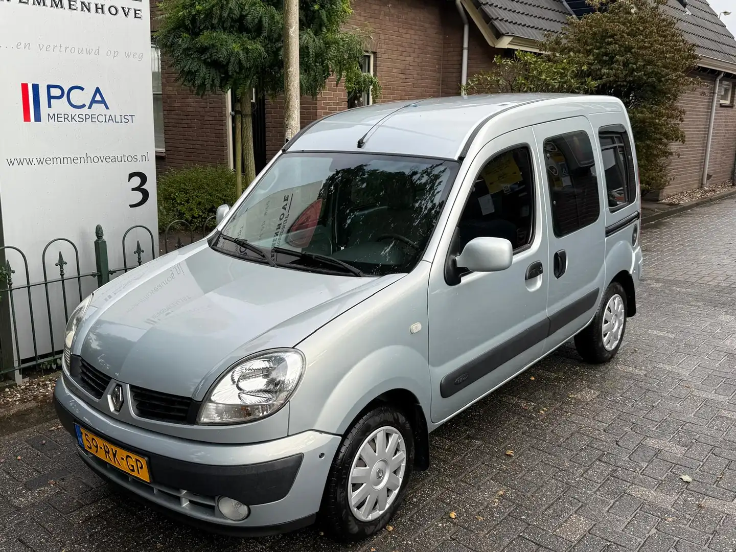 Renault Kangoo 1.6-16V Privilège Invalide Auto Gris - 2