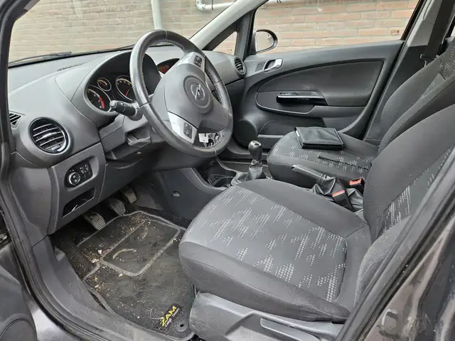 Opel Corsa view 8