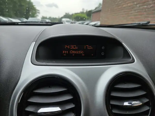 Opel Corsa view 16