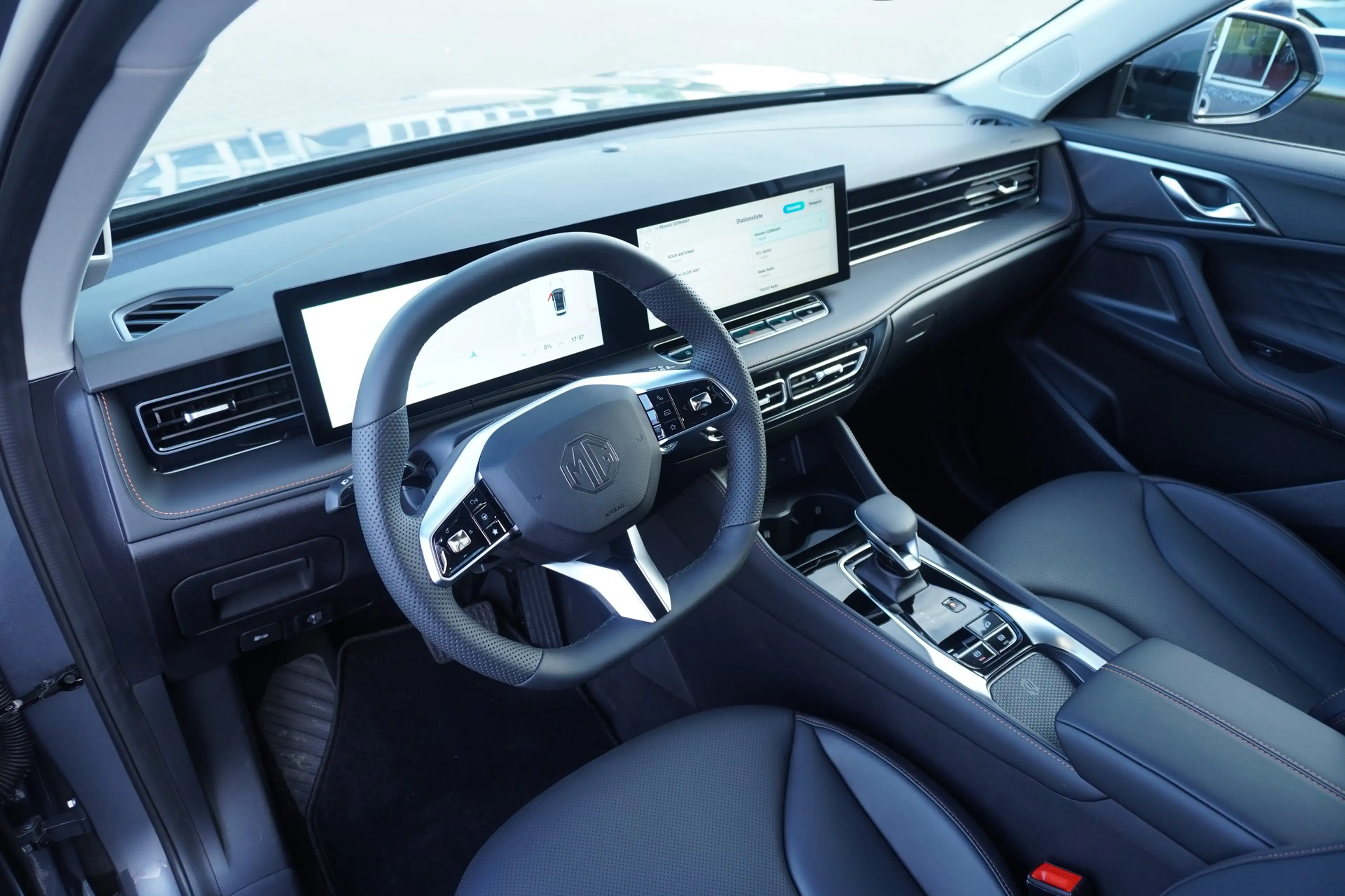 MG HS 1.5 T-GDI Hybrid+ Luxury Aut. LED ACC Navi — photo 9