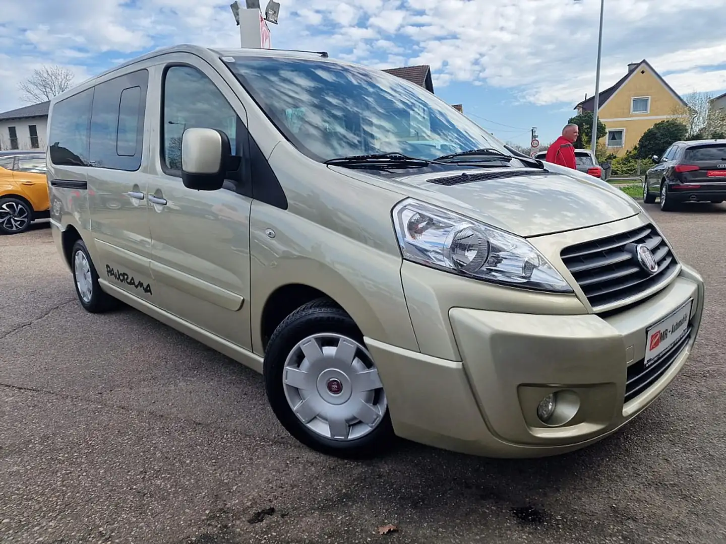 Fiat Scudo Panorama L2H1 2,0 16V DPF Executive Gold - 1