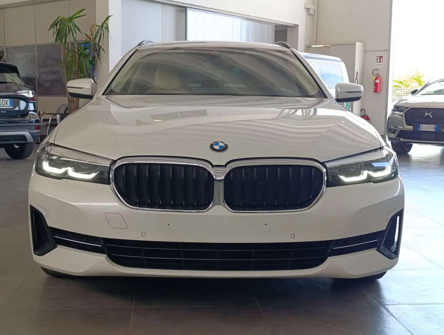 BMW 520 520d 48V Touring Business*SEDILI RISCALDATI*TELEC Bianco - 2