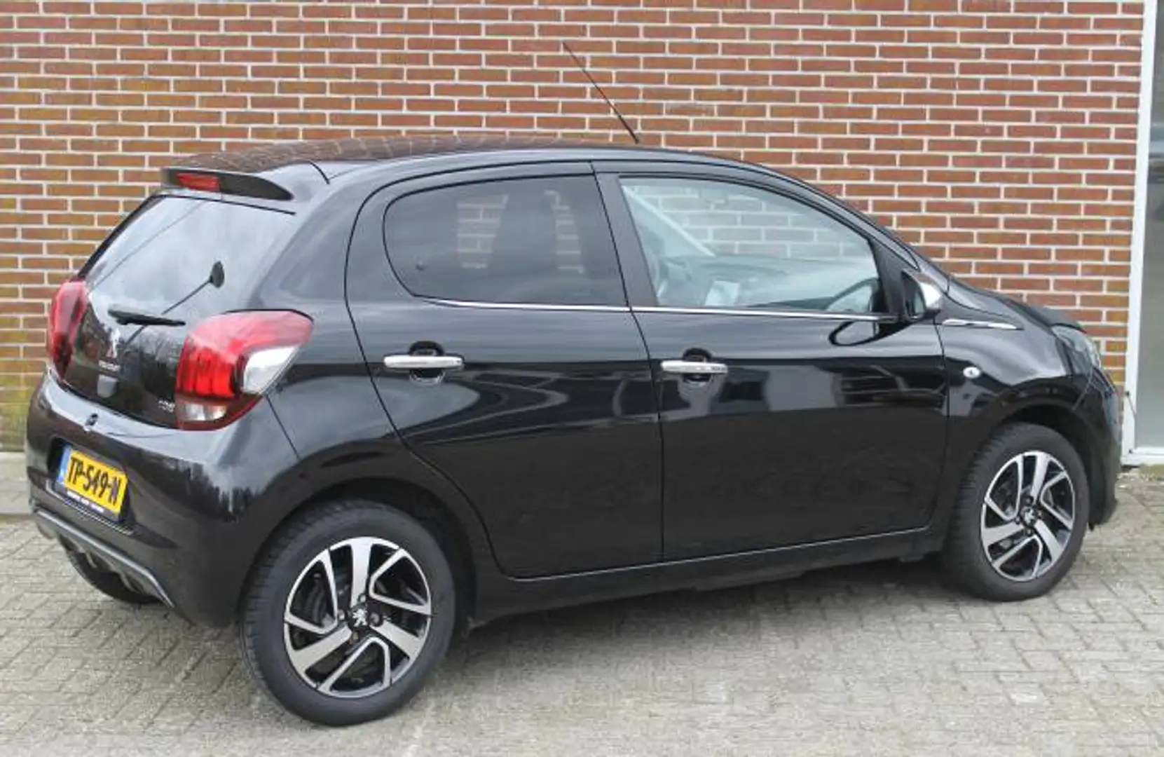 Peugeot 108 1.0 e-VTi 68pk 5D Allure Noir - 2
