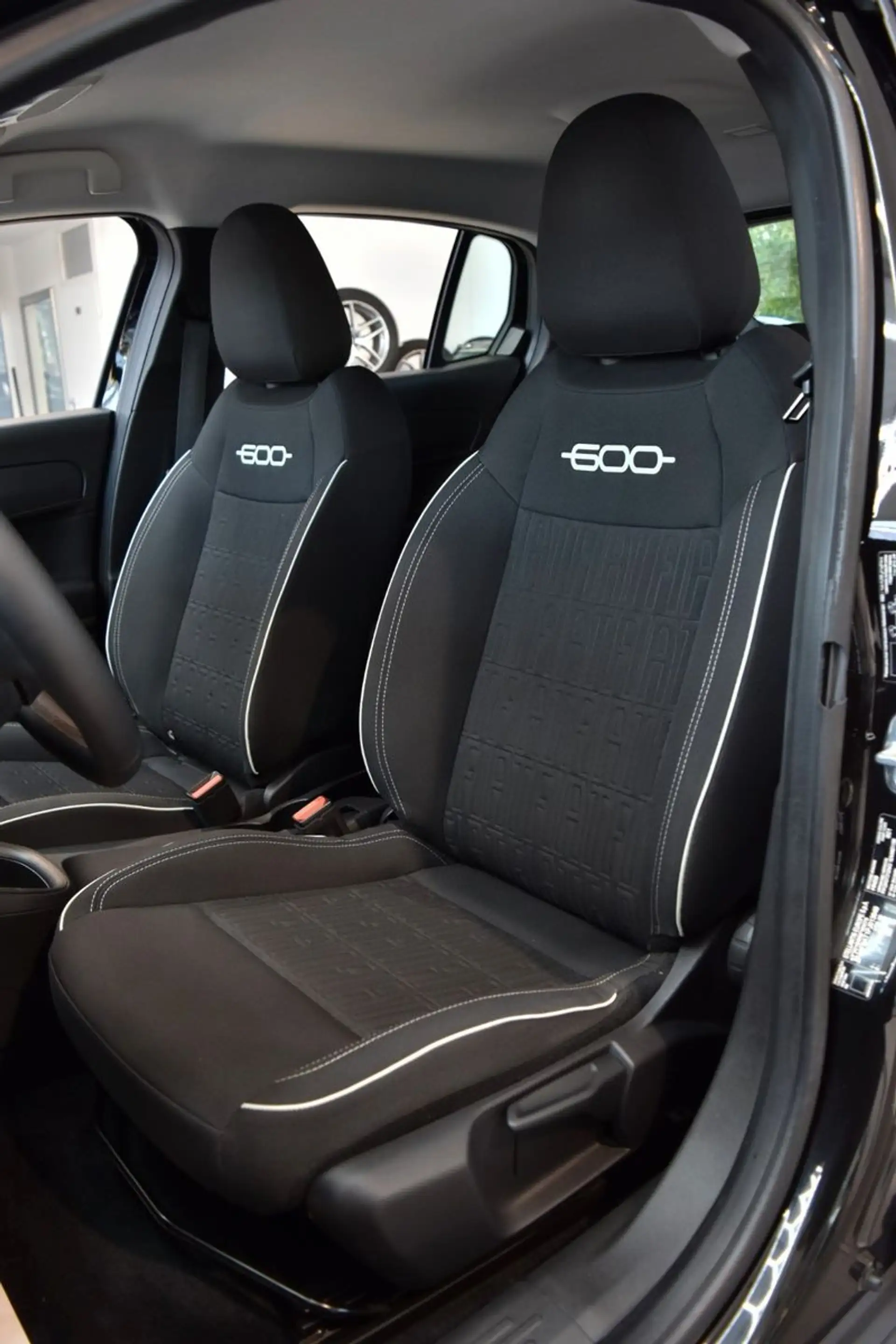 Fiat 600 Hybrid 1.2 DCT~Automatik~Apple CarPlay~1. Hd — photo 15