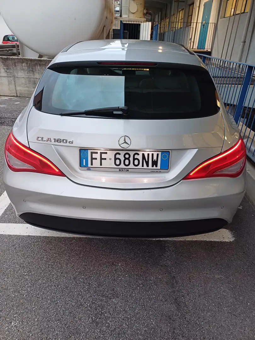 Mercedes-Benz CLA 180 CLA Shooting Brake - X117 Shooting Brake d Premium Argintiu - 1