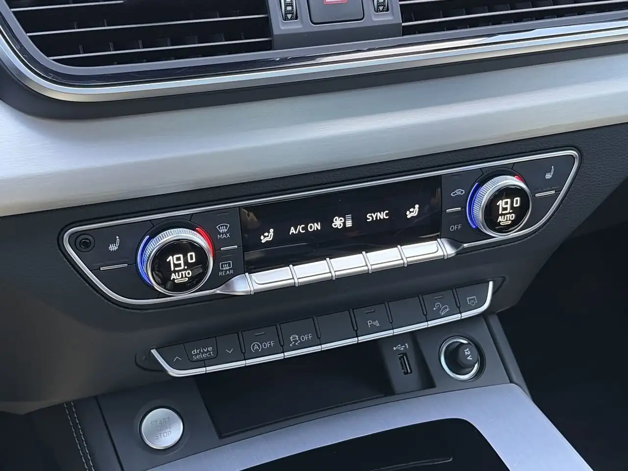 Audi Q5 снимка Audi Q5