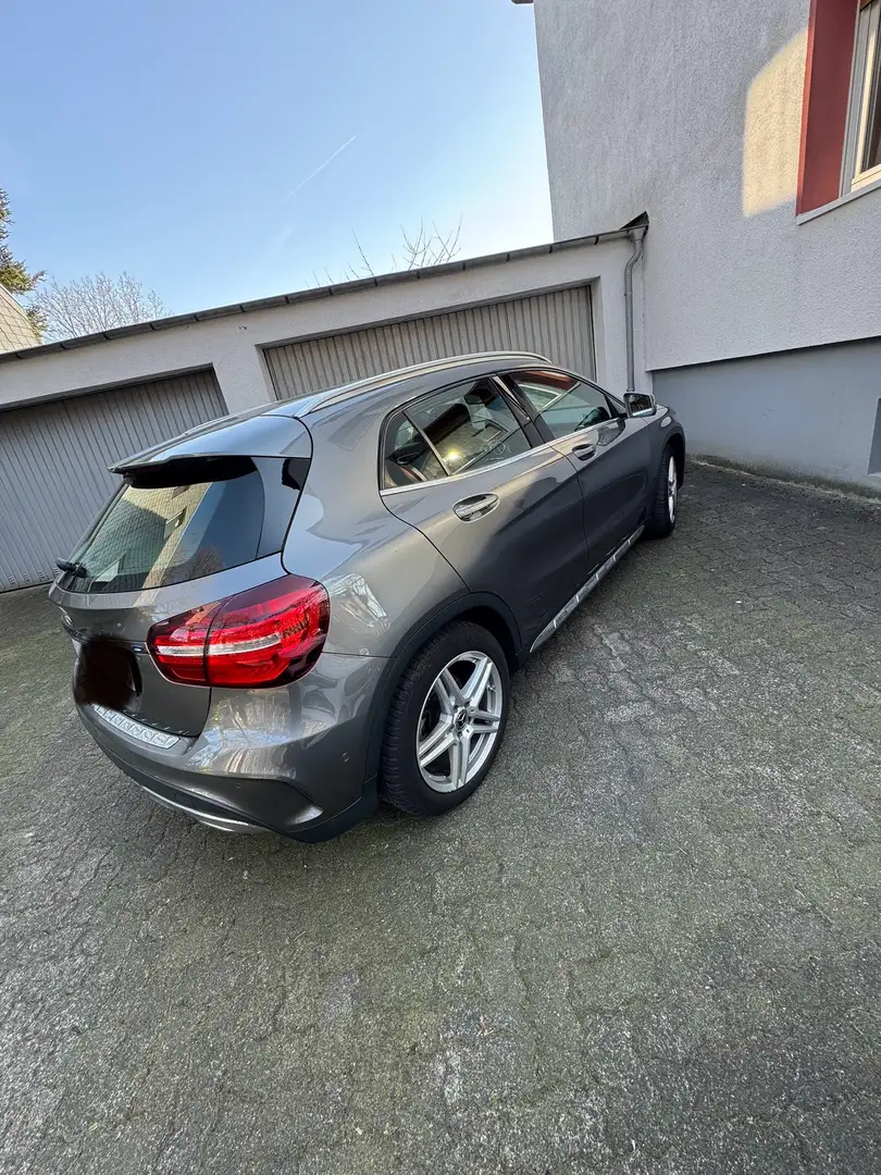 Mercedes-Benz GLA 200 GLA 200 (156.943) Grau - 2