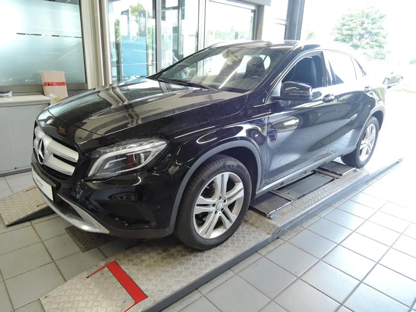 Mercedes-Benz GLA 220 d /7G/Bi-Xenon/Navi/Kamera/Easy-Pack/ Black - 1