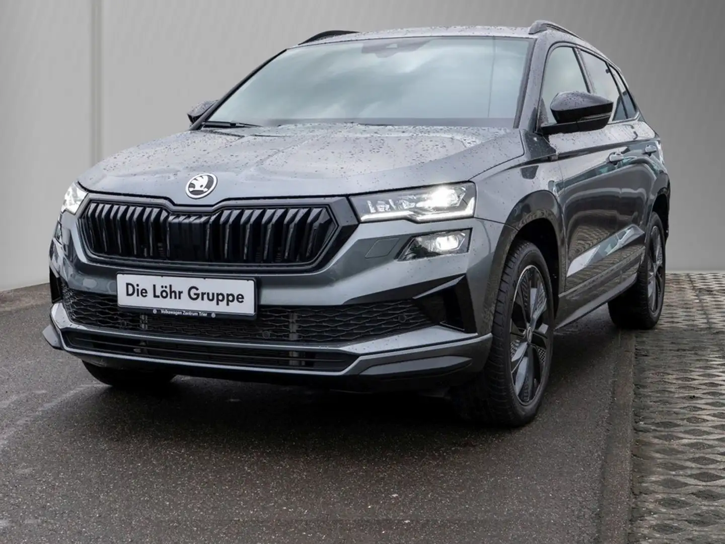 Skoda Karoq 1.5 TSI DSG Sportline AHK, Navi Grau - 2