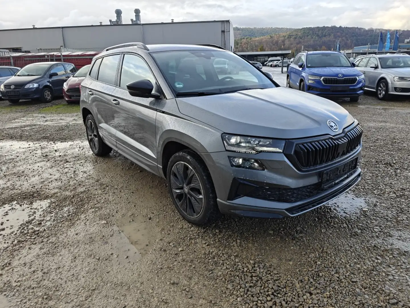 Skoda Karoq 1.5 TSI DSG Sportline AHK, Navi Grau - 2