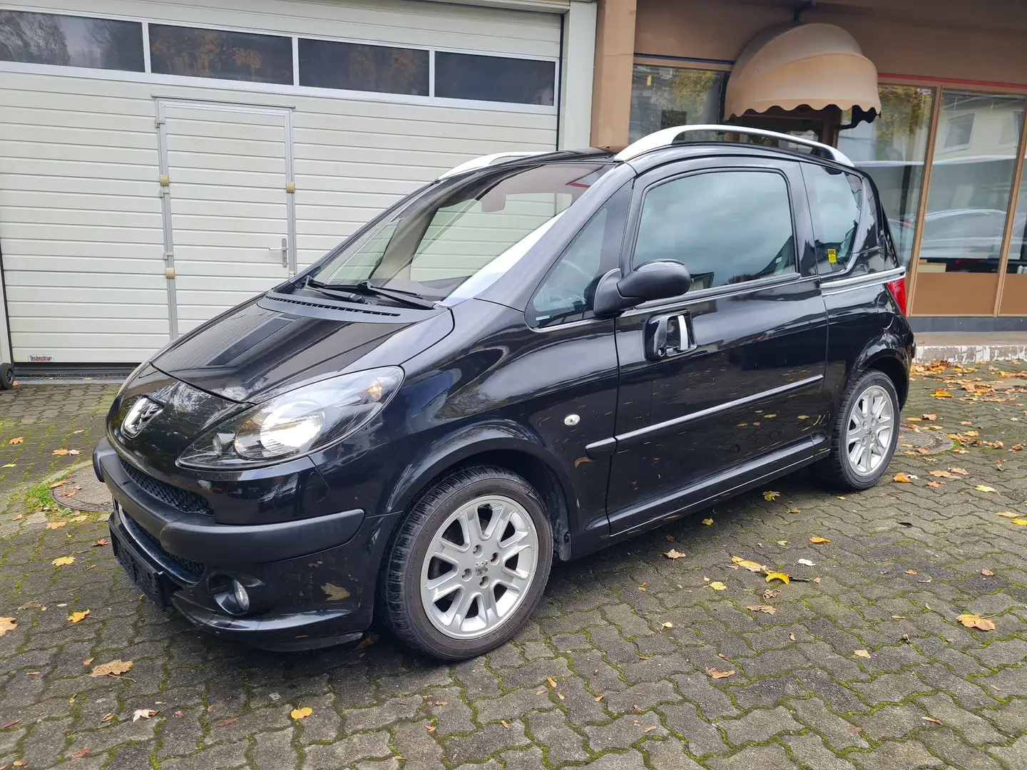 Peugeot 1007 Premium Schwarz - 1