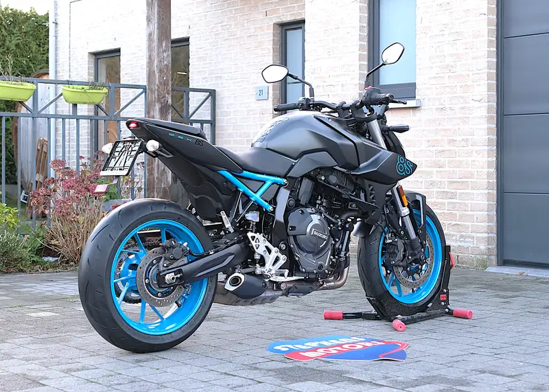 Suzuki GSX 8S - foto 5