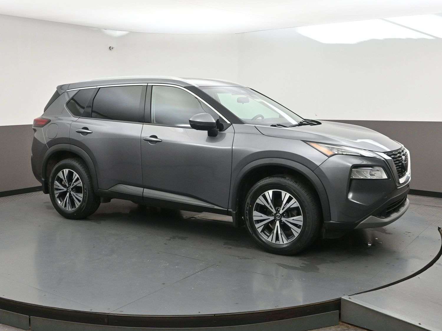 2021 Nissan Rogue SV Premium AWD Leather, Sunroof, Heated Seats/Whee