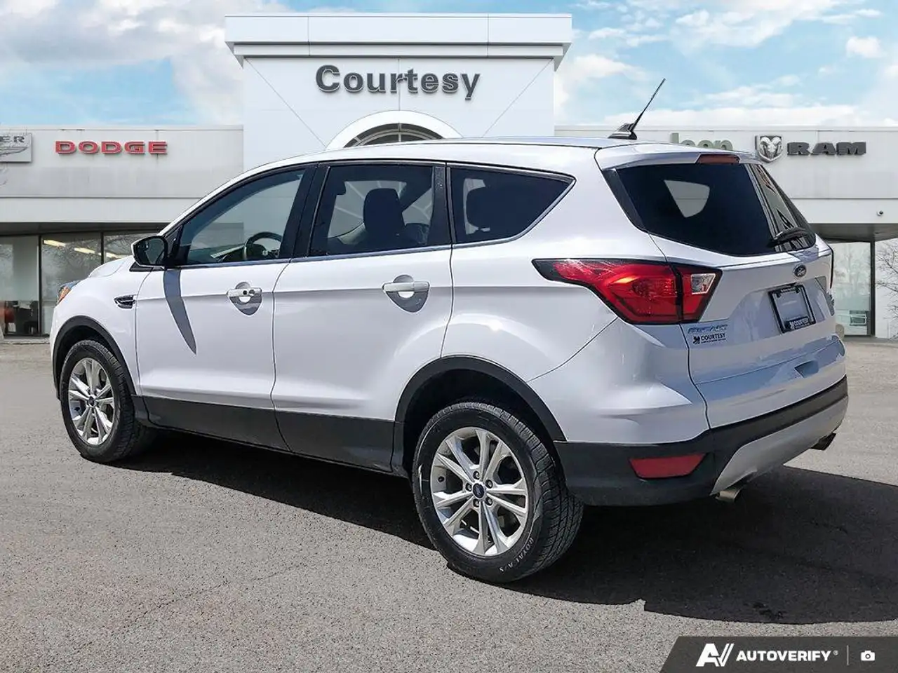 Ford Escape снимка Ford Escape