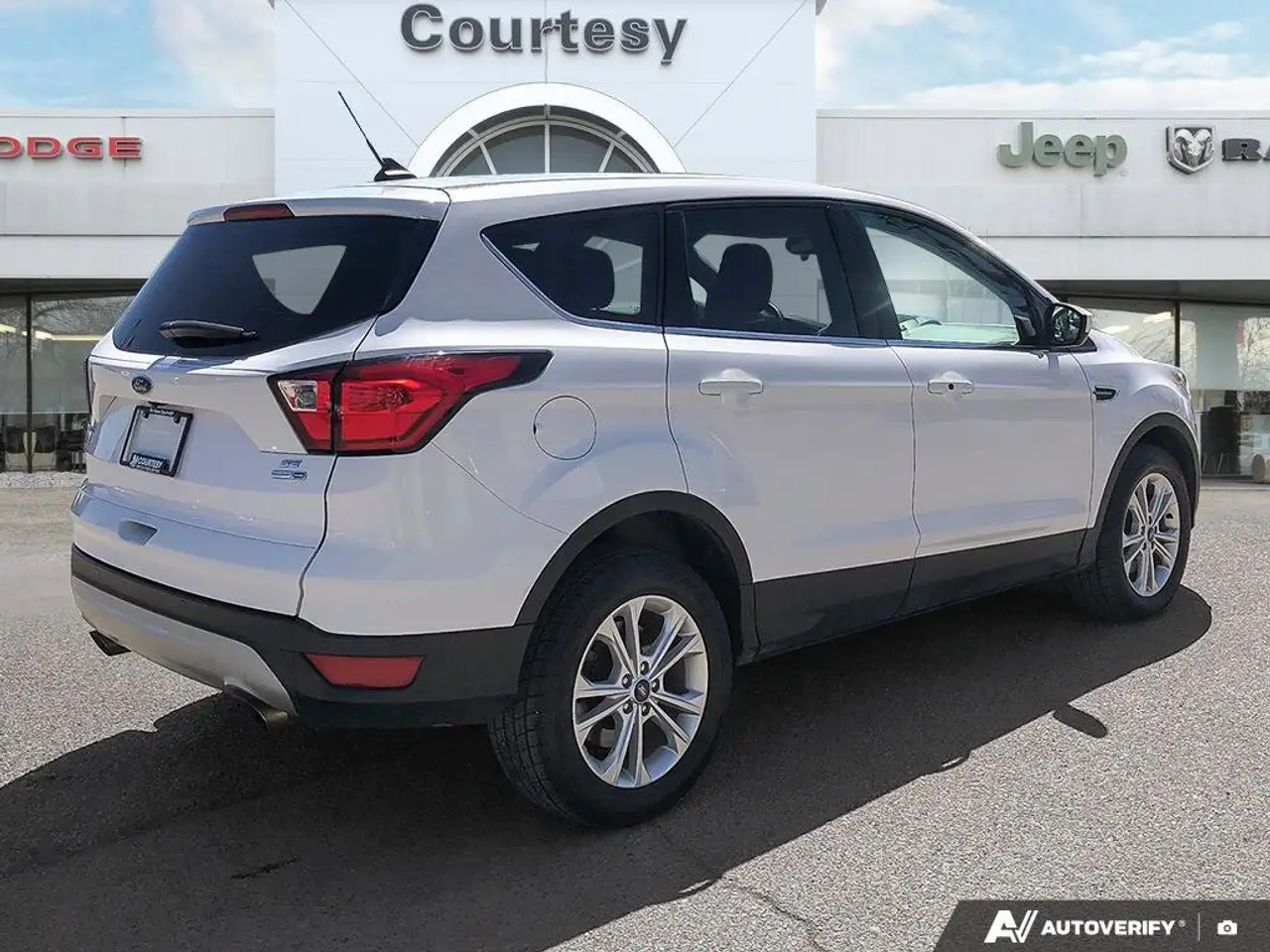 Ford Escape снимка Ford Escape