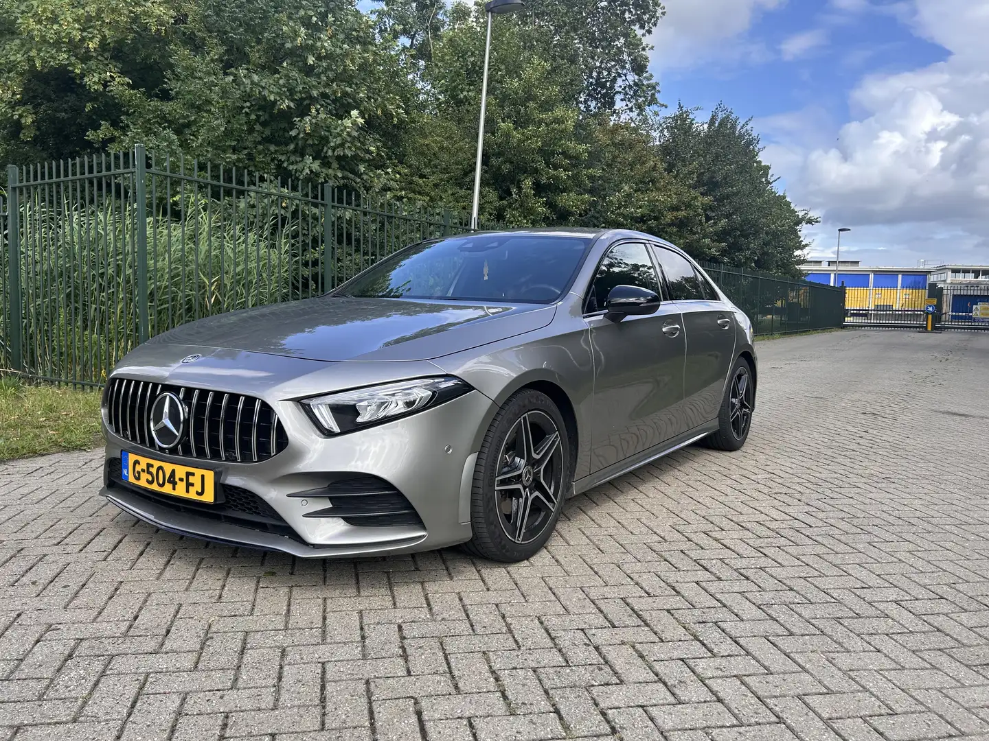Mercedes-Benz A 200 Bns Sol. AMG Grijs - 2