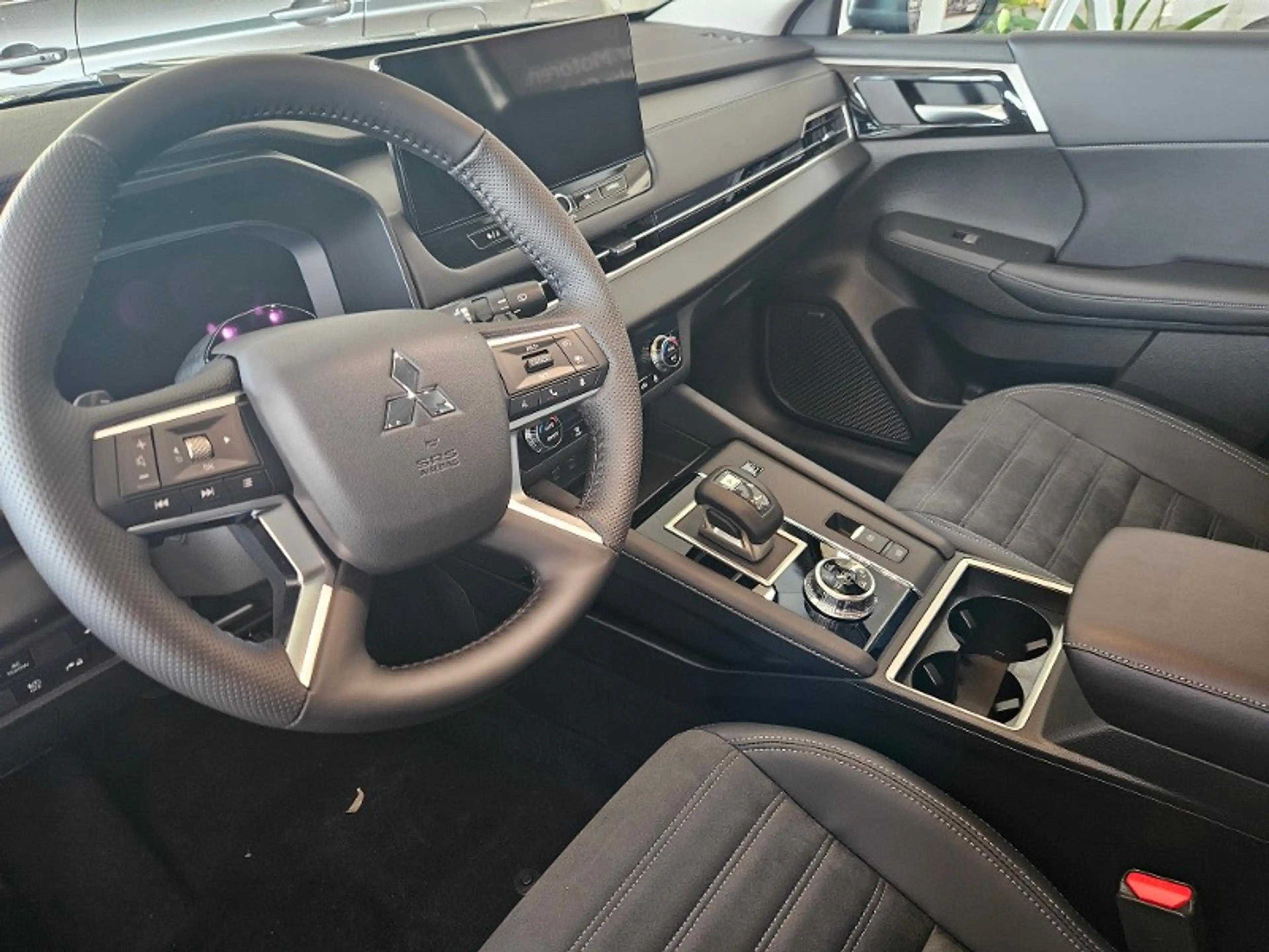 Mitsubishi Outlander 2.4L PHEV Select — photo 8