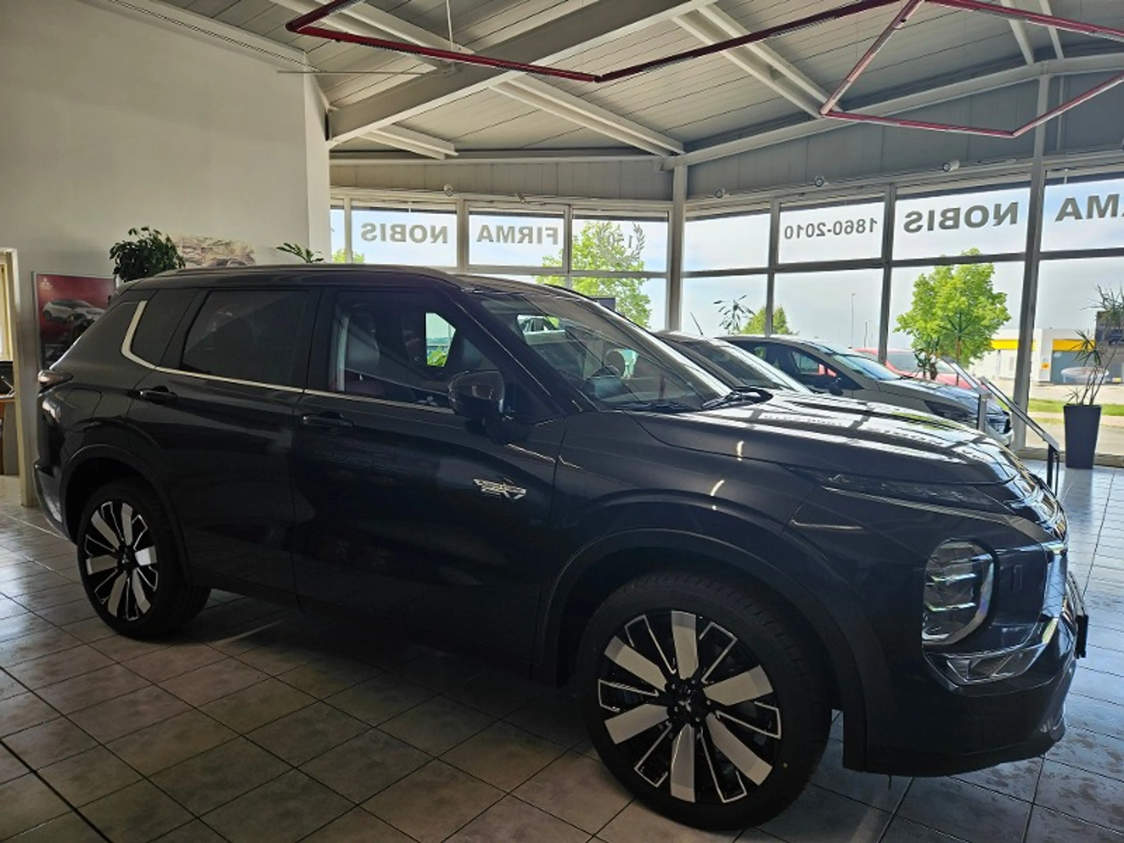 Mitsubishi Outlander 2.4L PHEV Select — photo 4